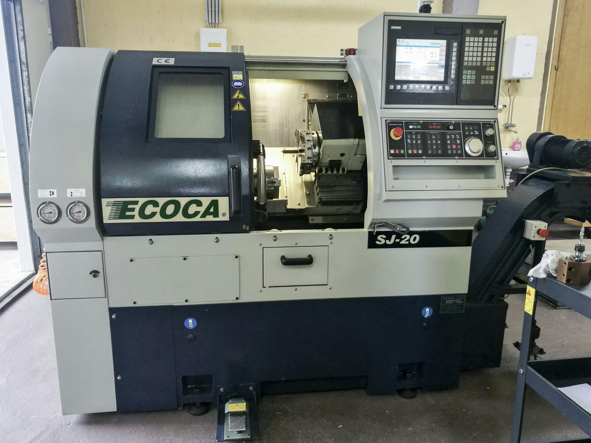 Vista frontal de la máquina ECOCA SJ-20