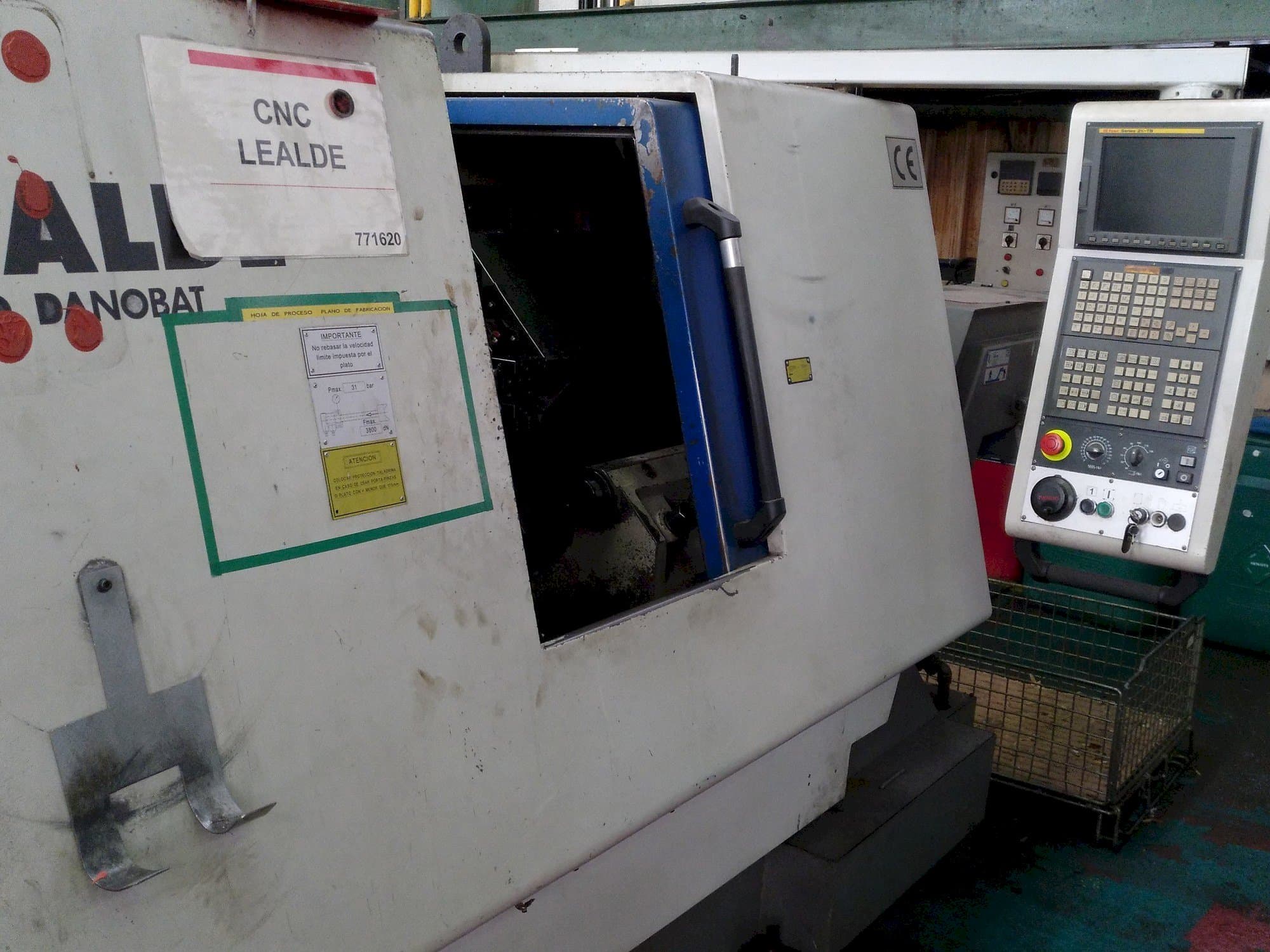 Vista frontal de la máquina Lealde TNC 10