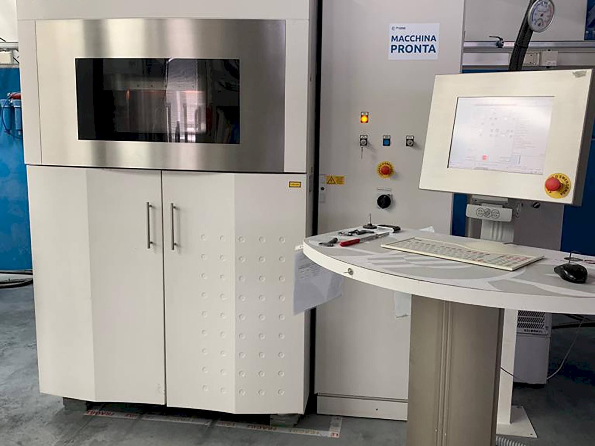 Vista frontal de la máquina EOS Eosint P395