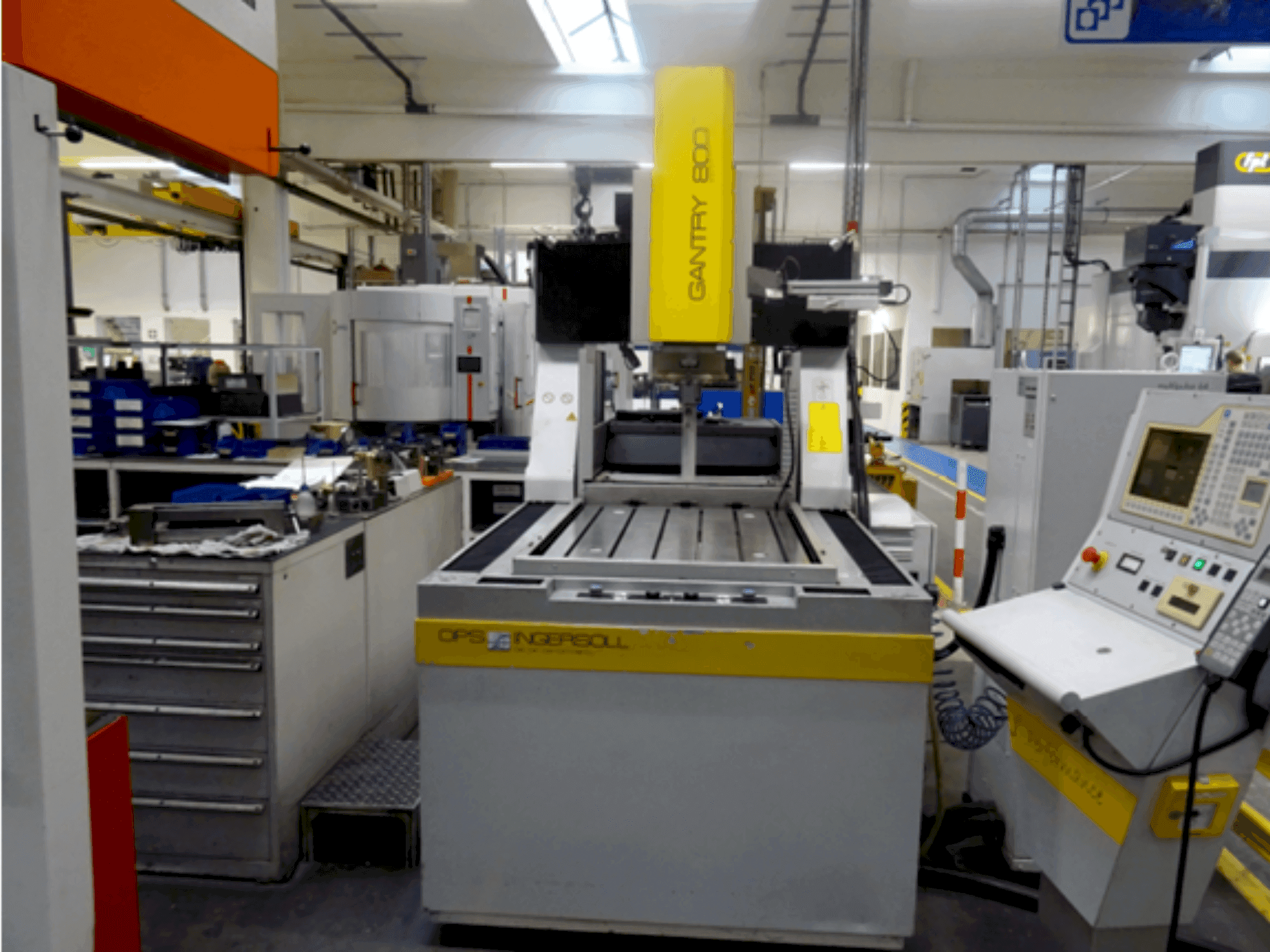 Vista frontal de la máquina Ingersoll Rand Gantry 800