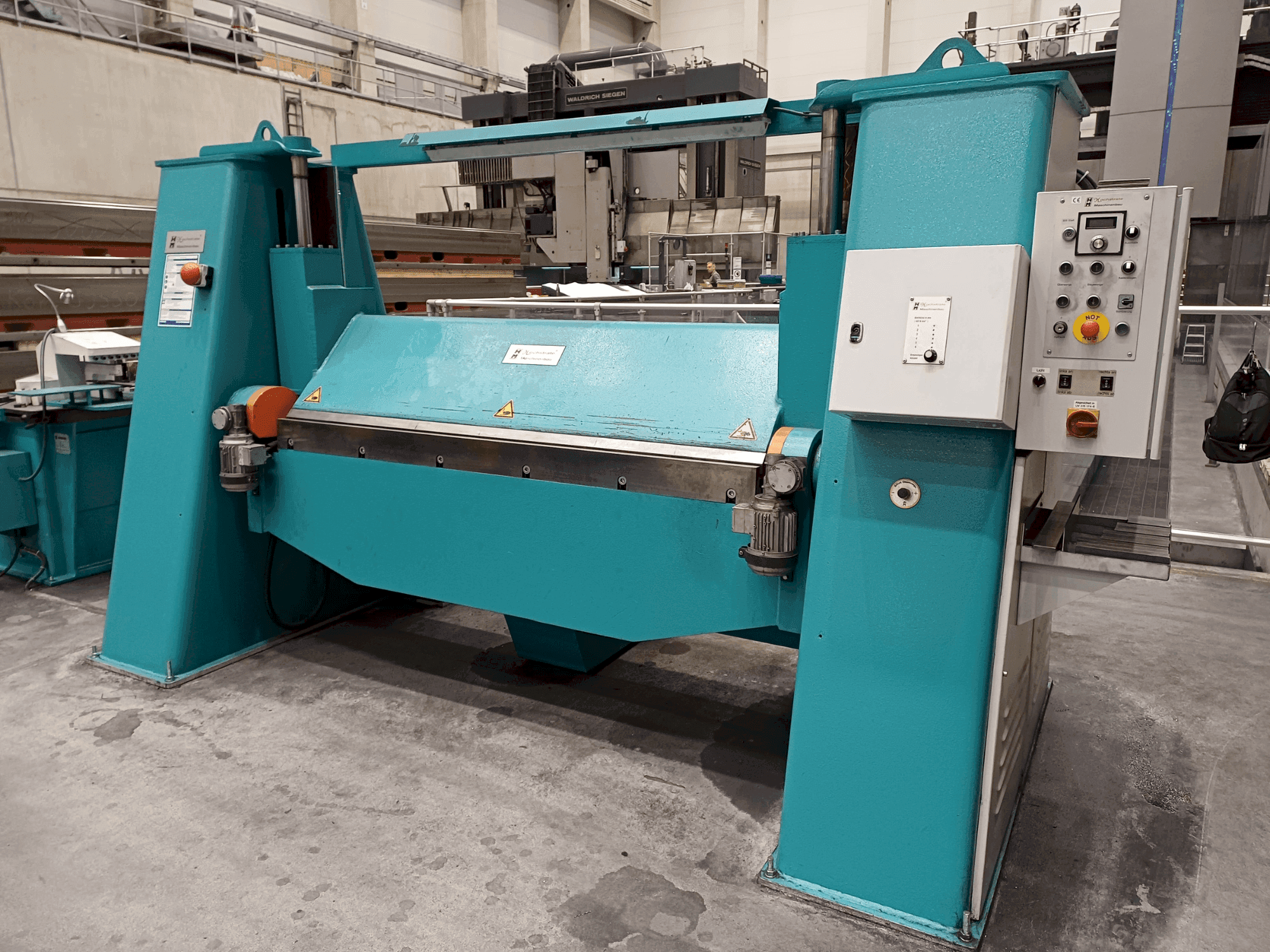 Vista frontal de la máquina DR. HOCHSTRATE 2000/6