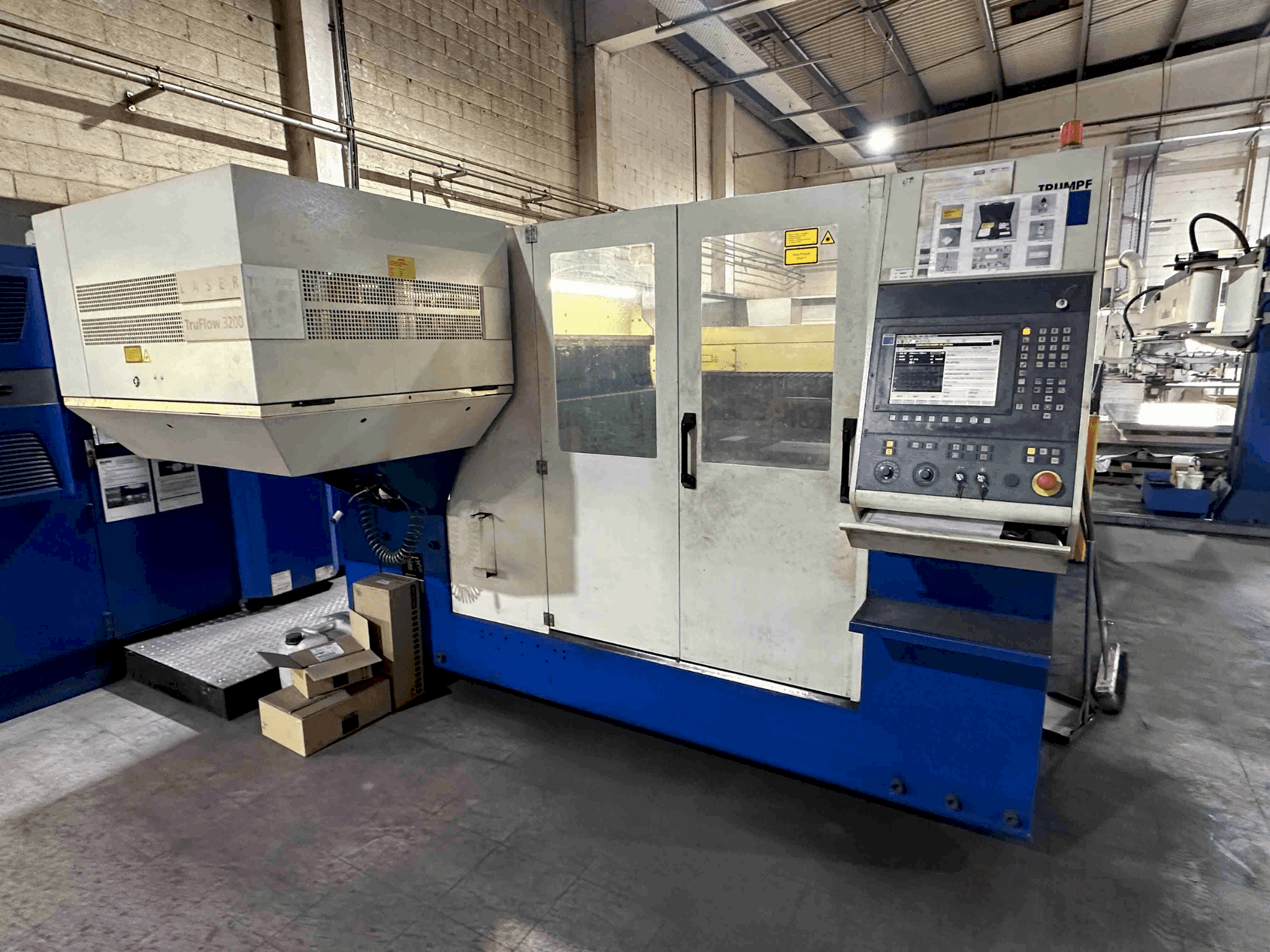 Vista frontal de la máquina TRUMPF Trulaser 3030
