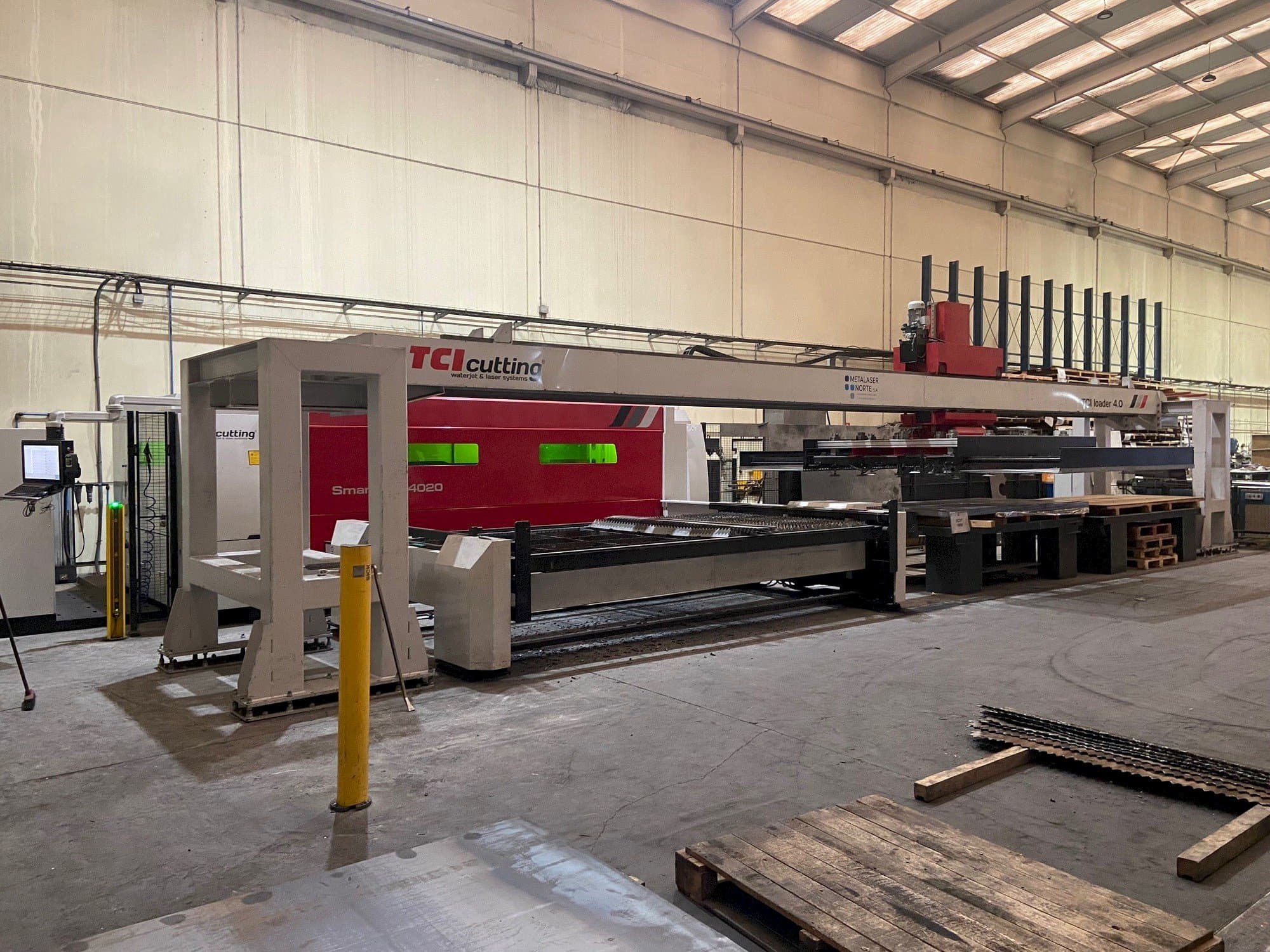 Vista frontal de la máquina TCI Smartline Fiber 4020