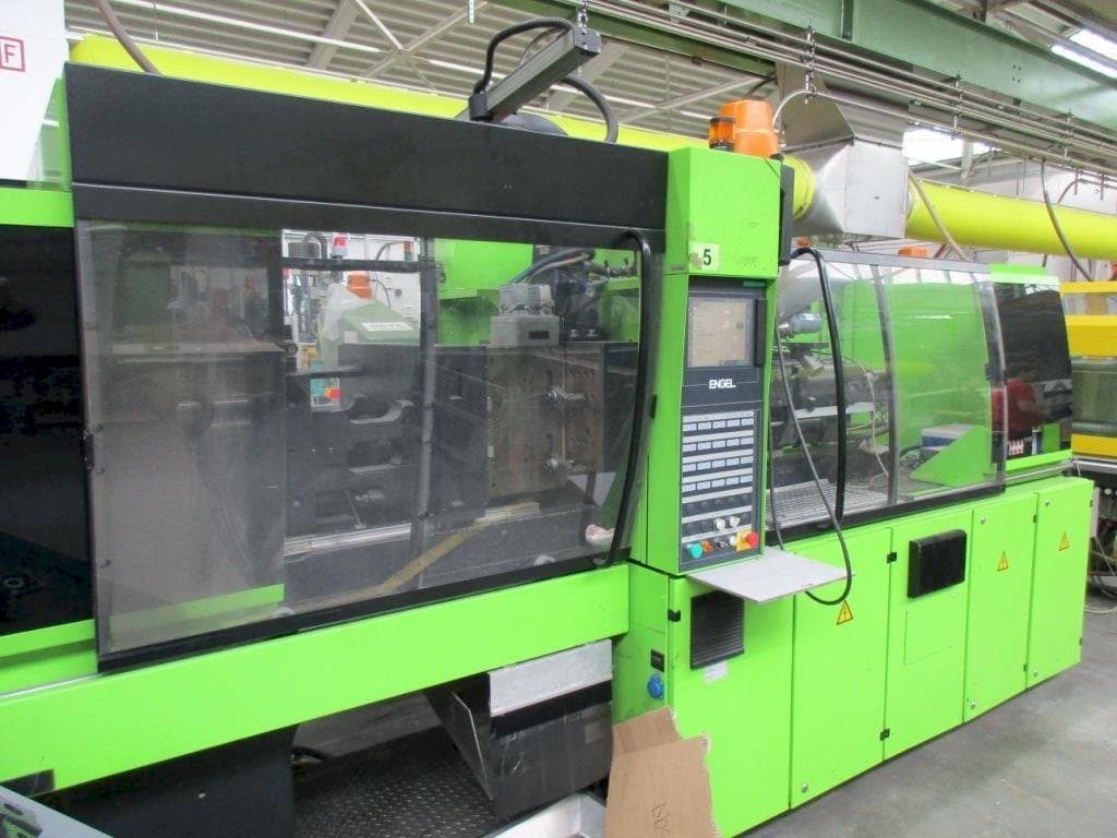 Vista frontal de la máquina ENGEL Victory 500-110 Tech