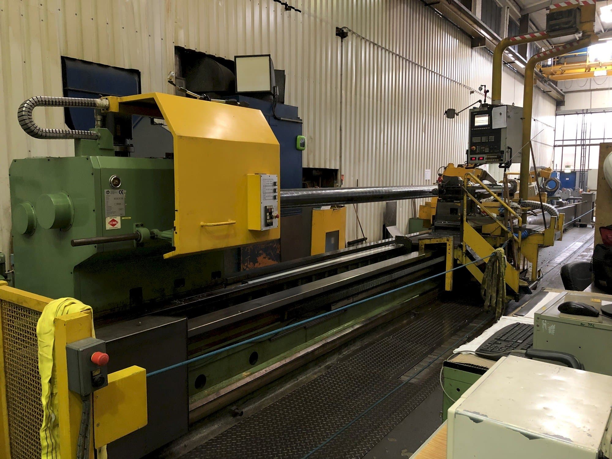 Vista frontal de la máquina Tacchi Giacomo HD3 SERIE 105 L CNC