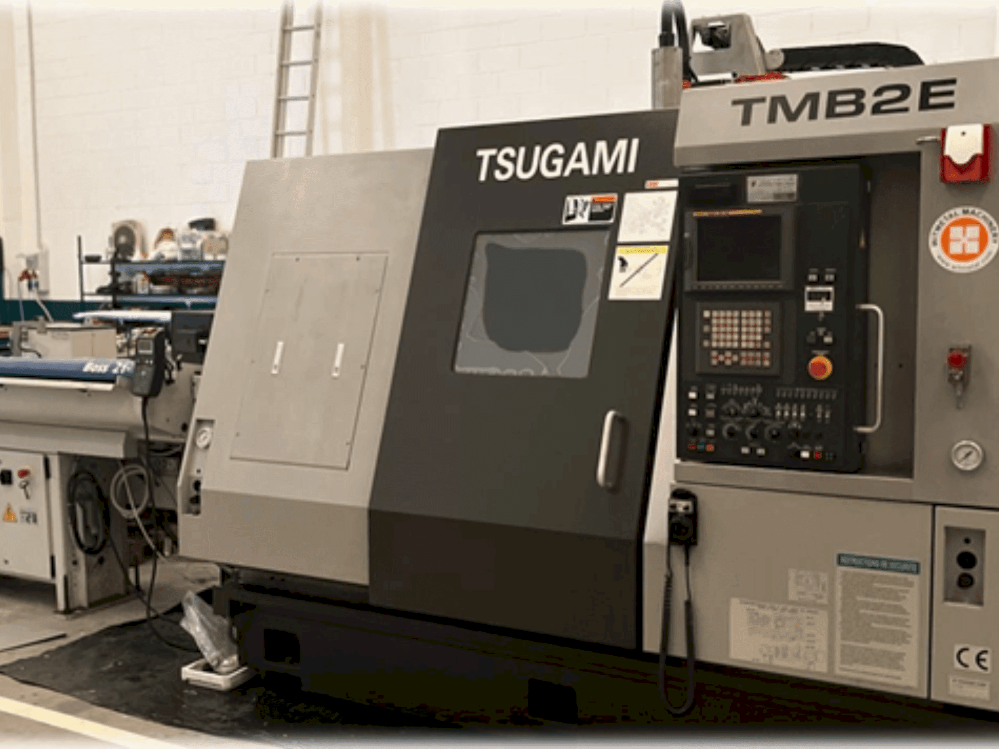 Vista frontal de la máquina TSUGAMI TMB 2E