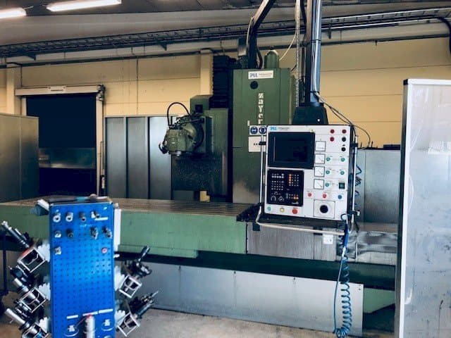 Vista frontal de la máquina Zayer KF 3000