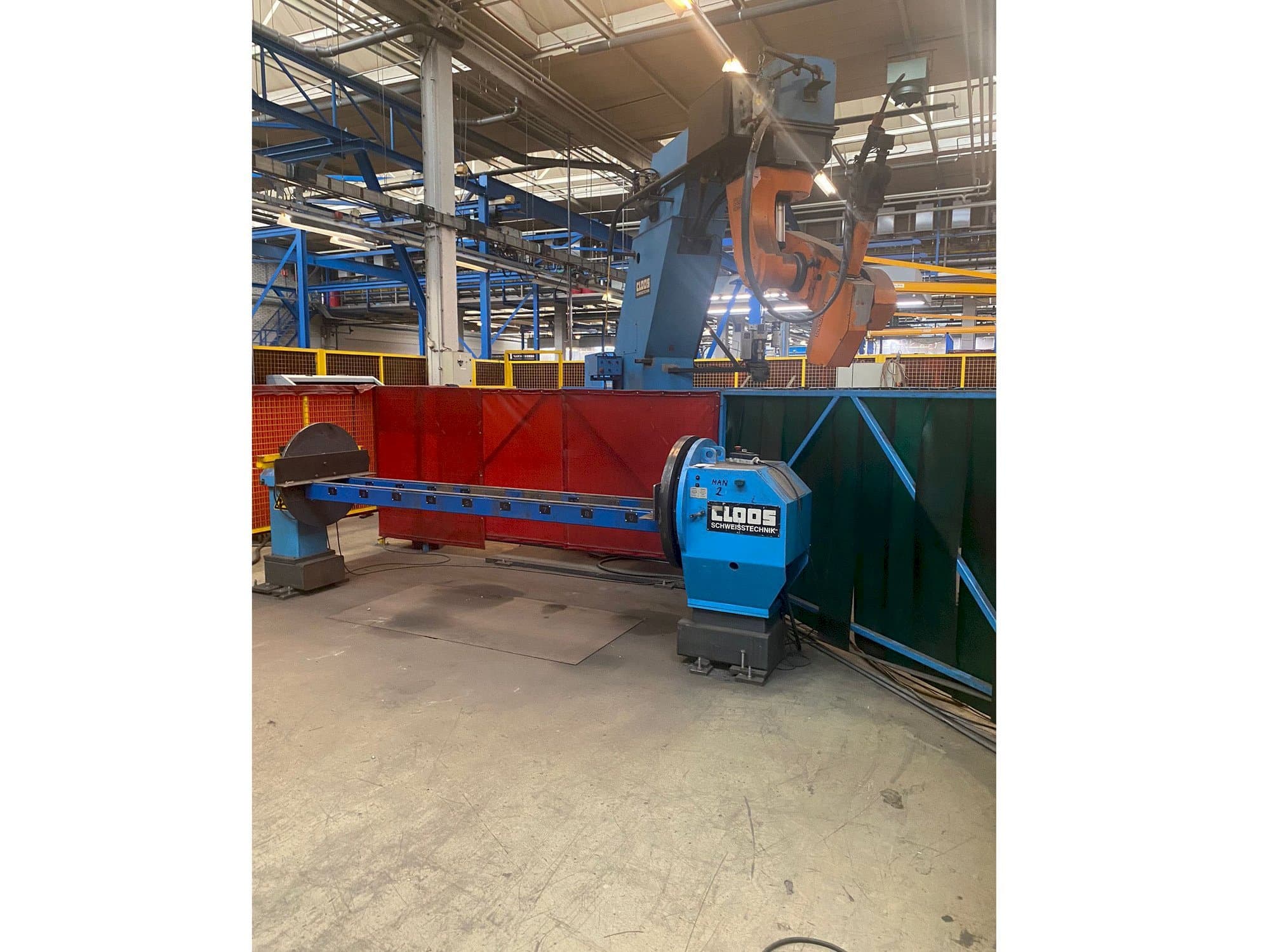 Vista frontal de la máquina Carl Cloos Romat 310 C-Stander WPV-DP-5000N