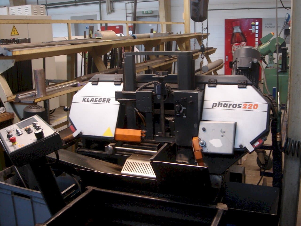 Vista frontal de la máquina Klaeger Pharos 220