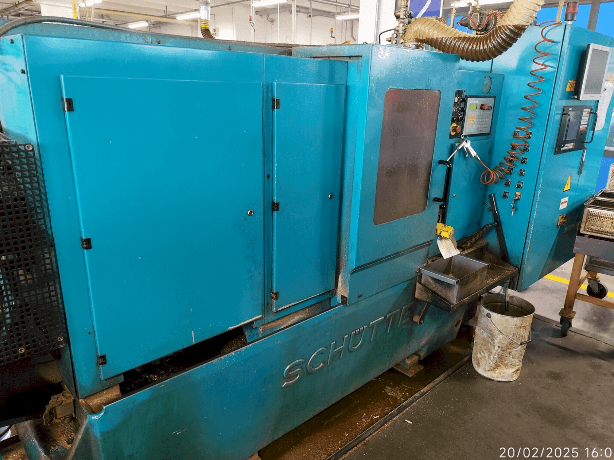 Vista frontal de la máquina Schütte SE16