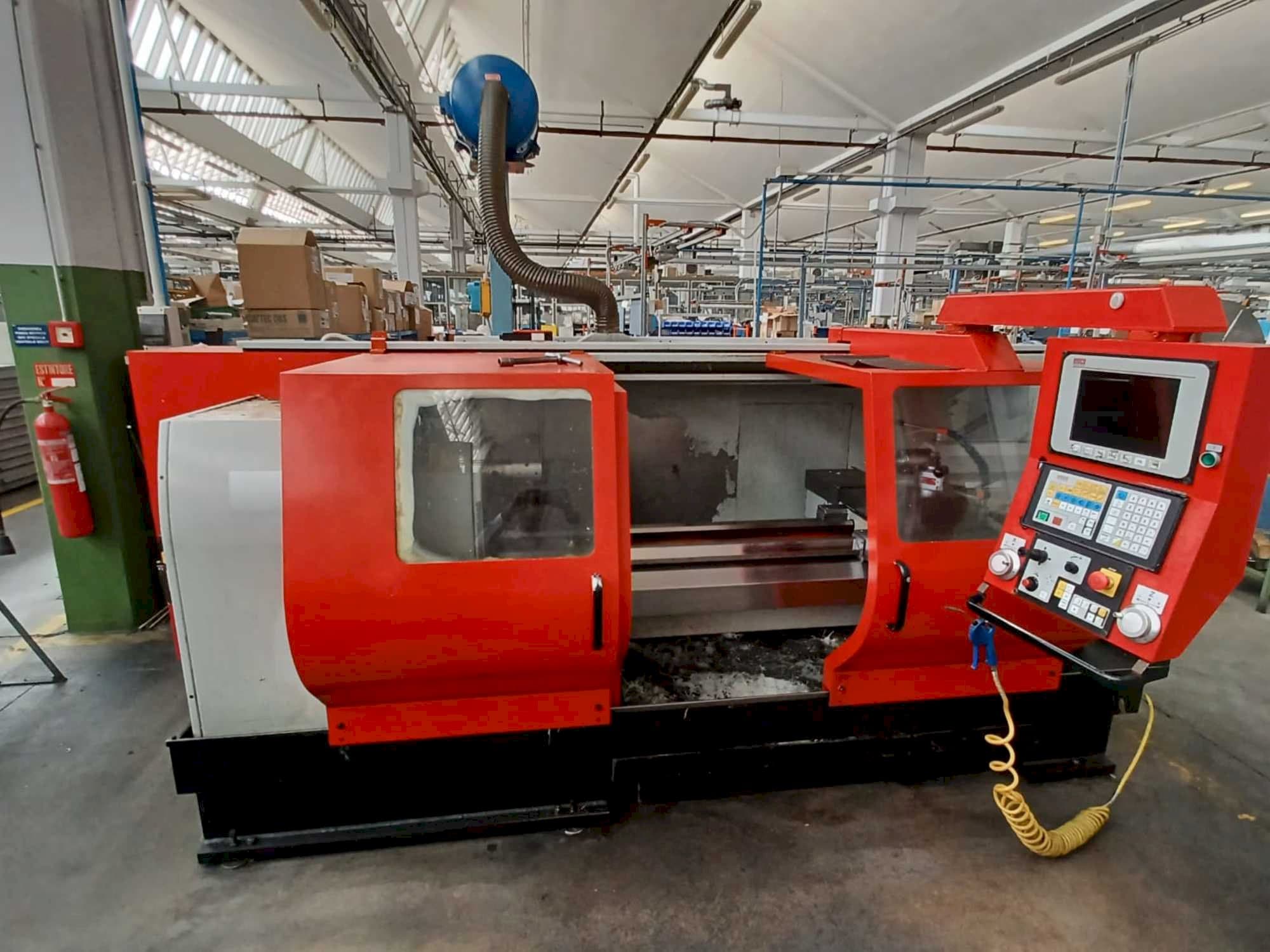Vista frontal de la máquina EMCO PADOVANI LABOR E260