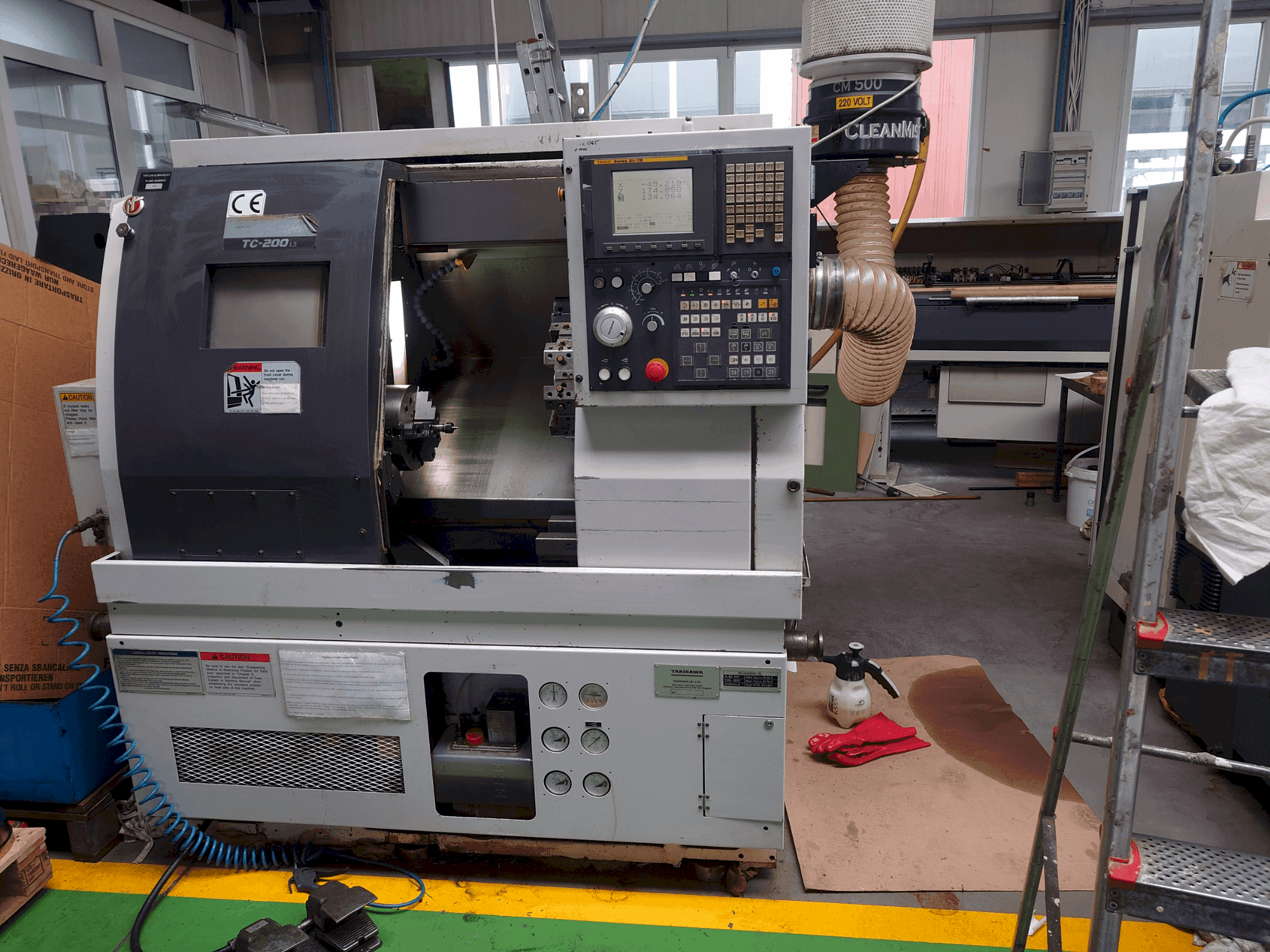 Vista frontal de la máquina Takisawa TC-200 L3