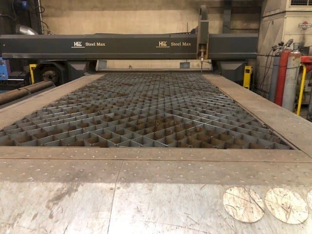 Vista frontal de la máquina Hypertherm HPm Steel Max HPR130