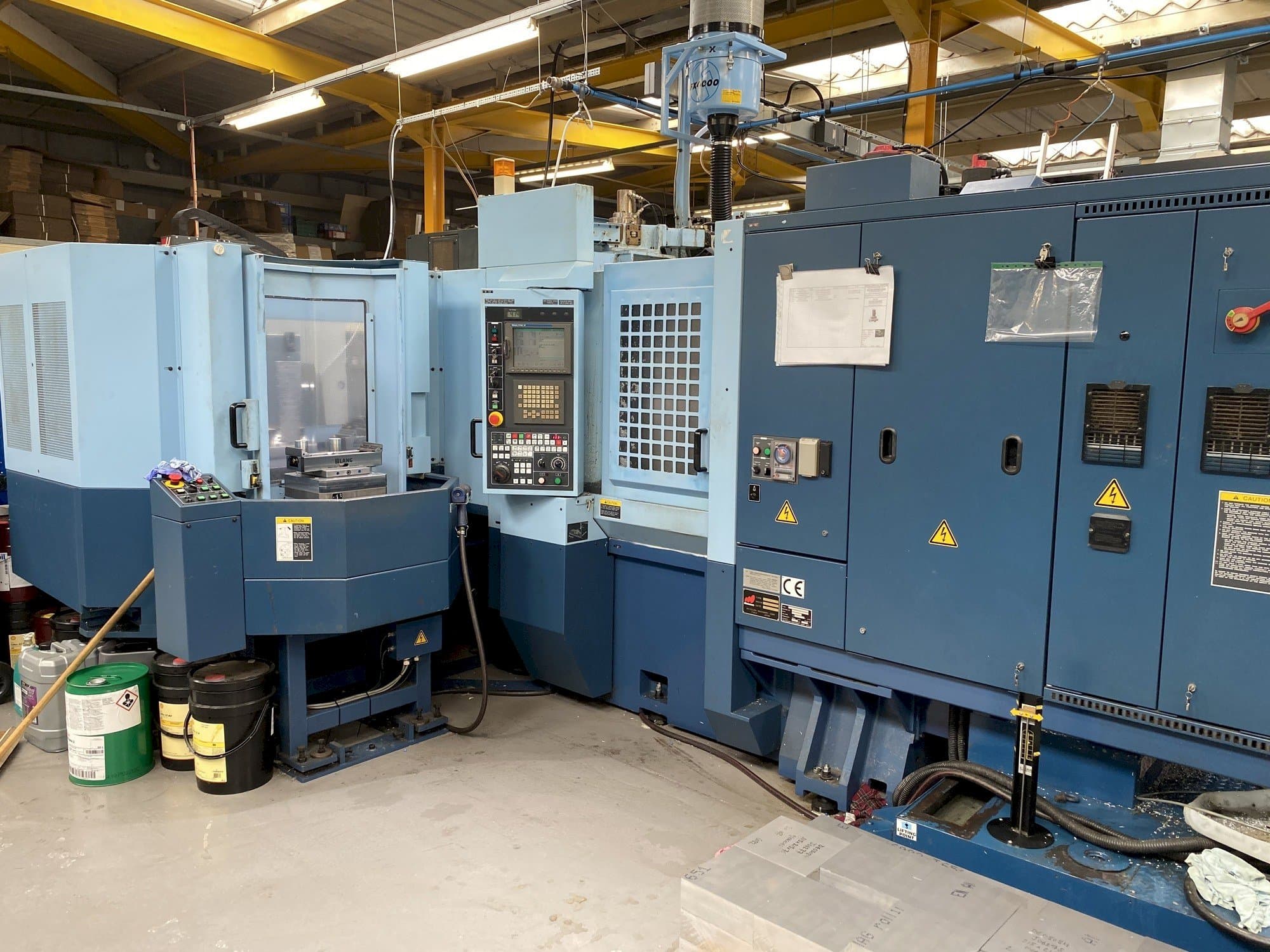Vista frontal de la máquina Matsuura H-Plus 300