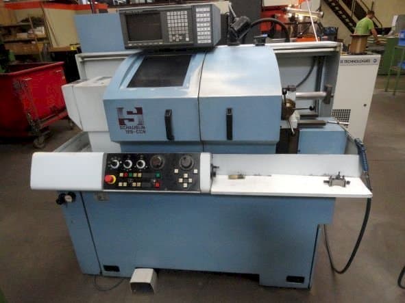 Vista frontal de la máquina SCHAUBLIN 125-CCN