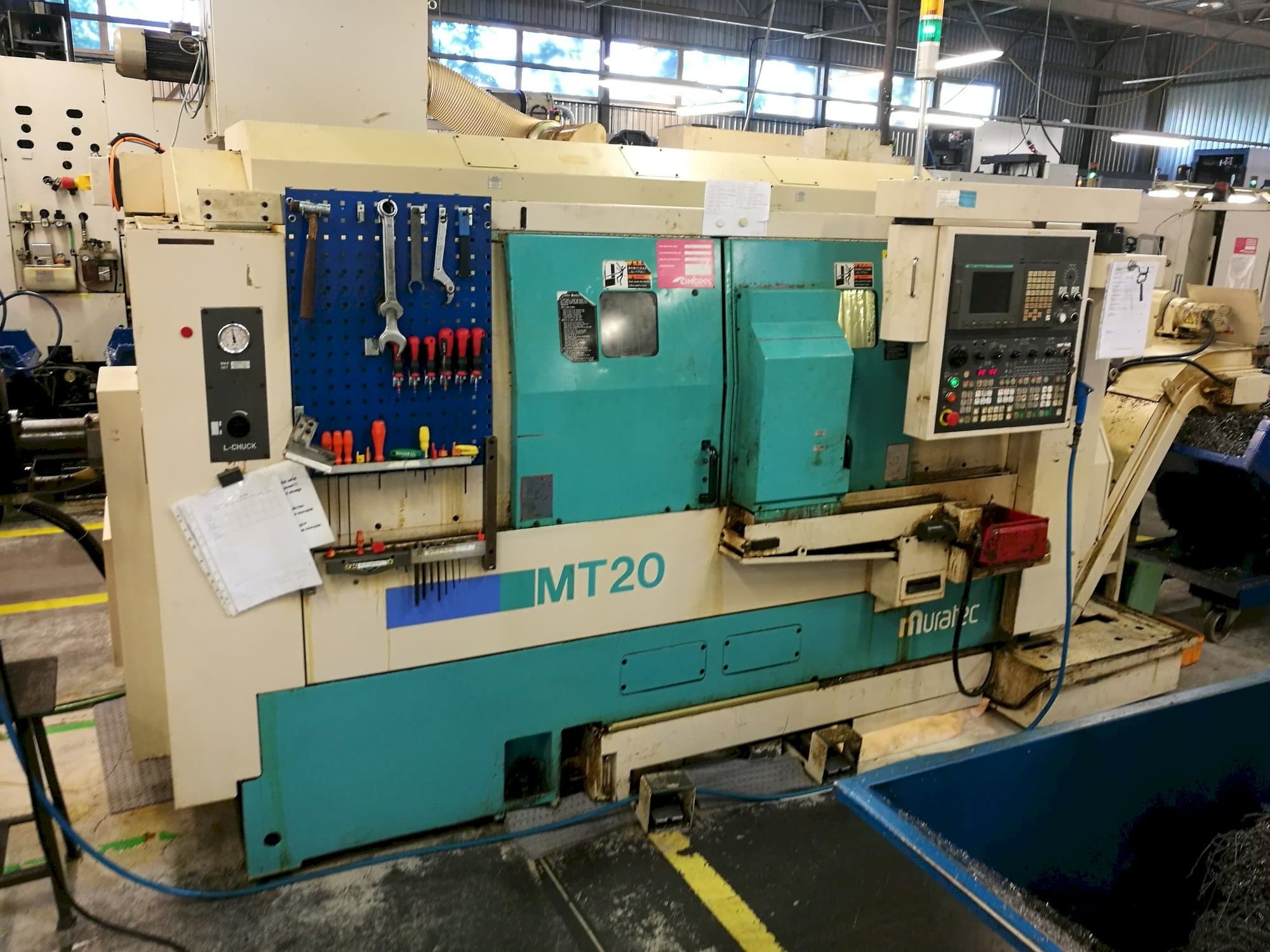 Vista frontal de la máquina Muratec MT20