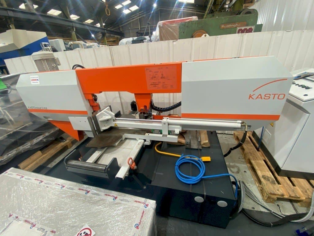 Vista frontal de la máquina KASTO KASTOmicut U 4.6