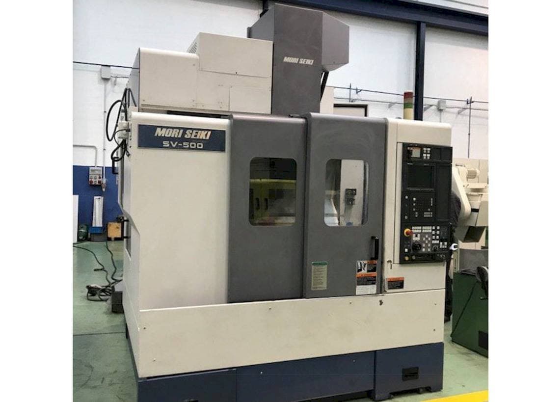 Vista frontal de la máquina MORI SEIKI SV-500