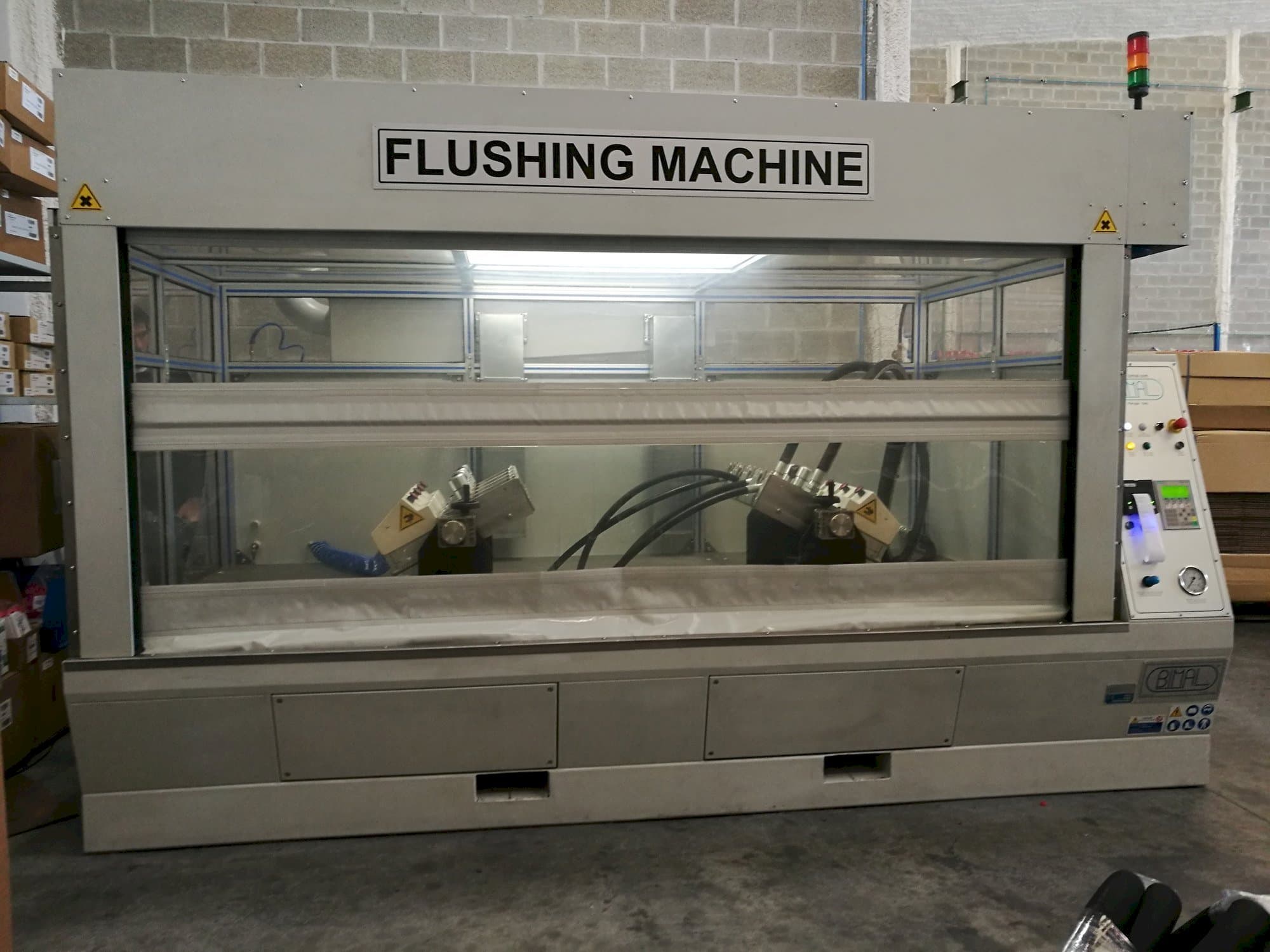 Vista frontal de la máquina BIMAL Flush 4