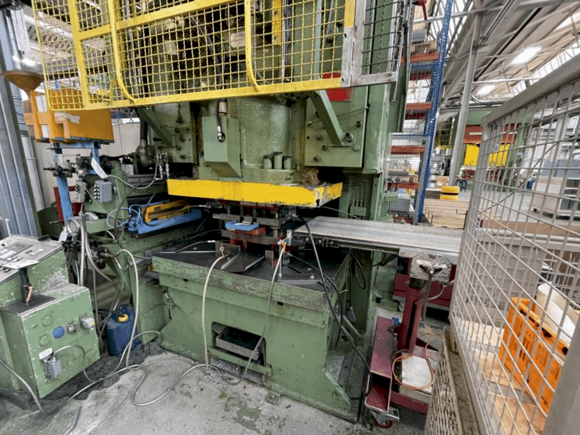 Vista frontal de la máquina ERFURT PEEX 2 315/1400x880/20-160