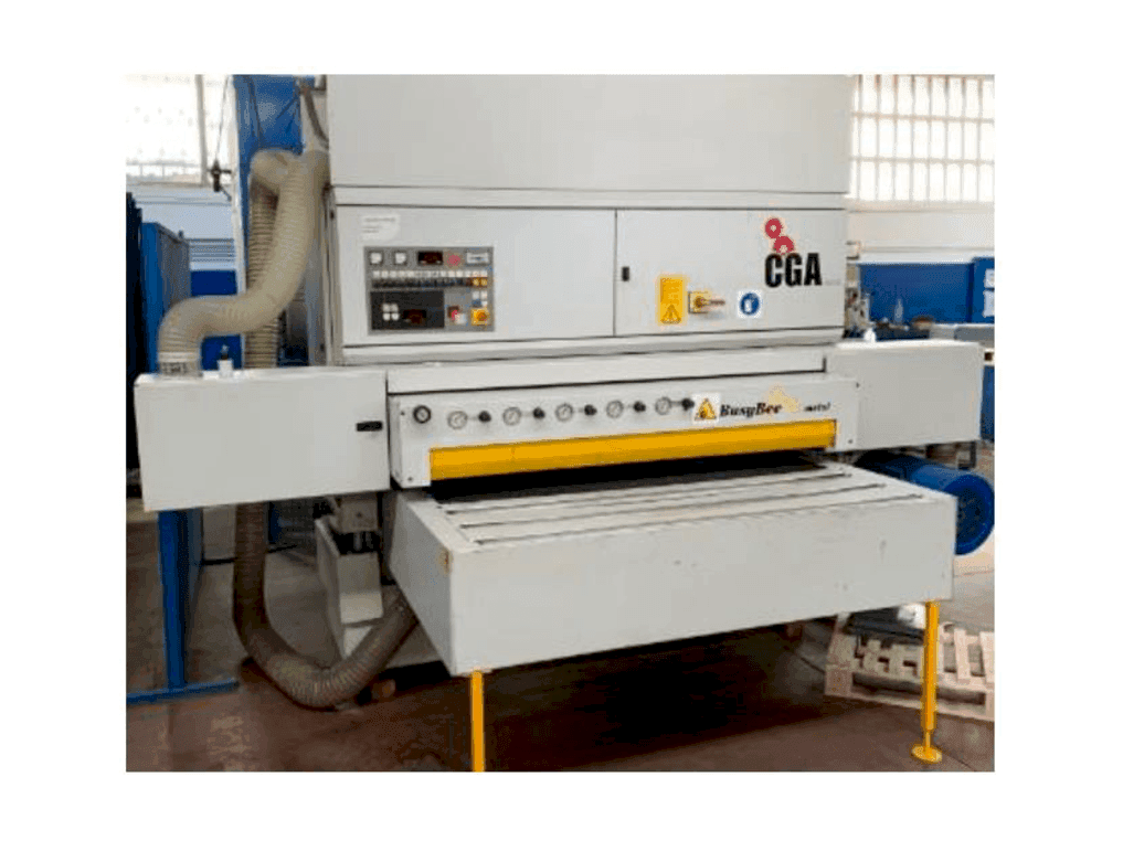 Vista frontal de la máquina CGA BUSY BEE 1600/33-2020