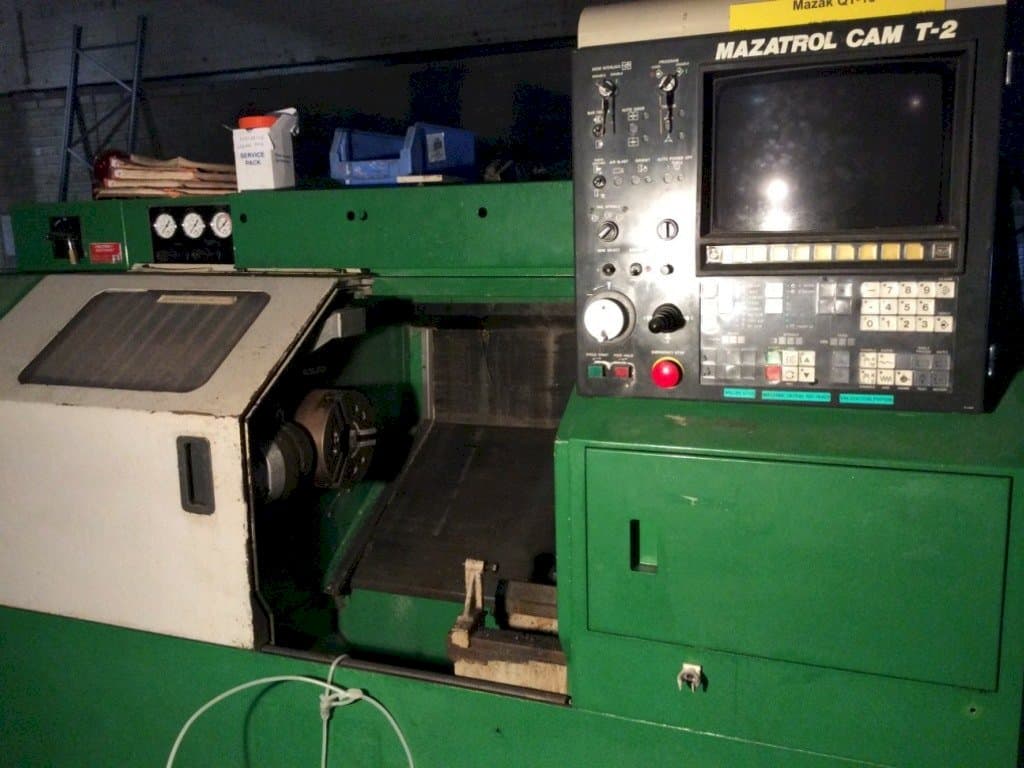 Vista frontal de la máquina Mazak Super QuickTurn 15MS