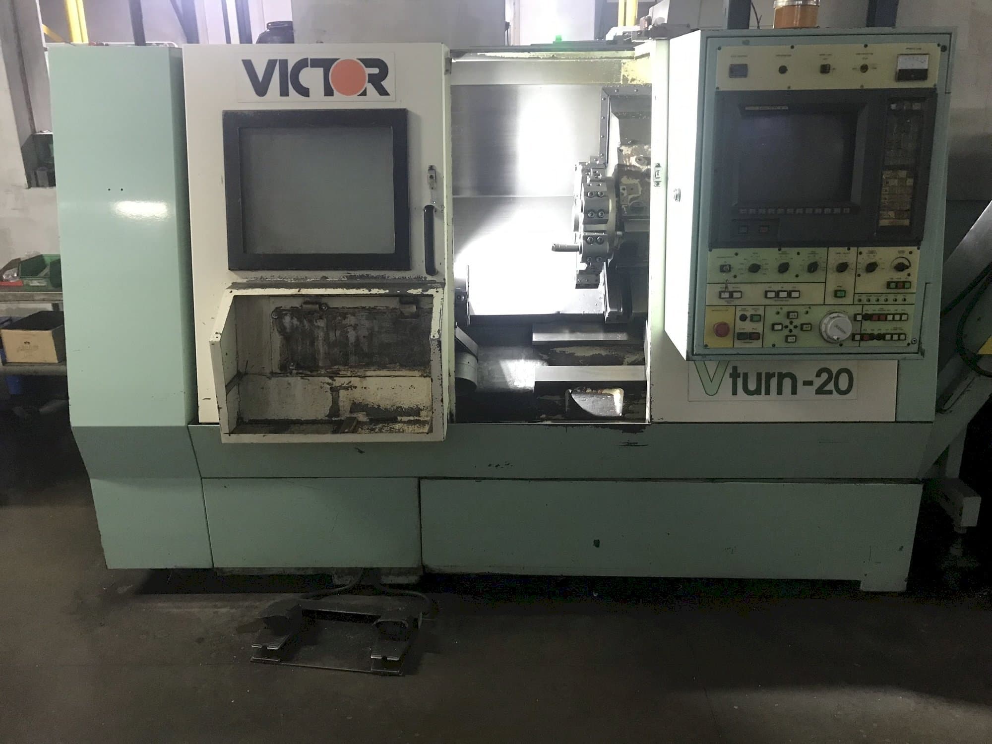 Vista frontal de la máquina Victor Vturn-20