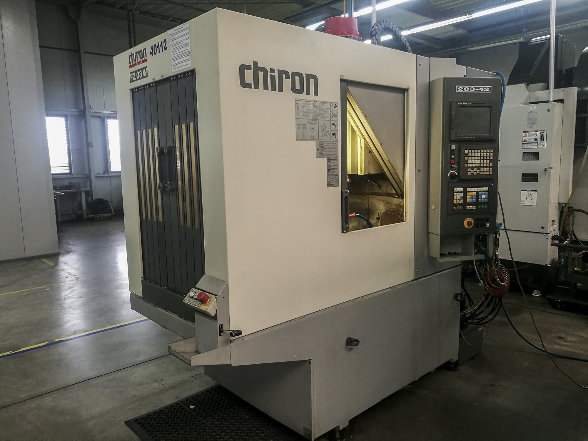 Vista izquierda de la máquina Chiron FZ 08 W
