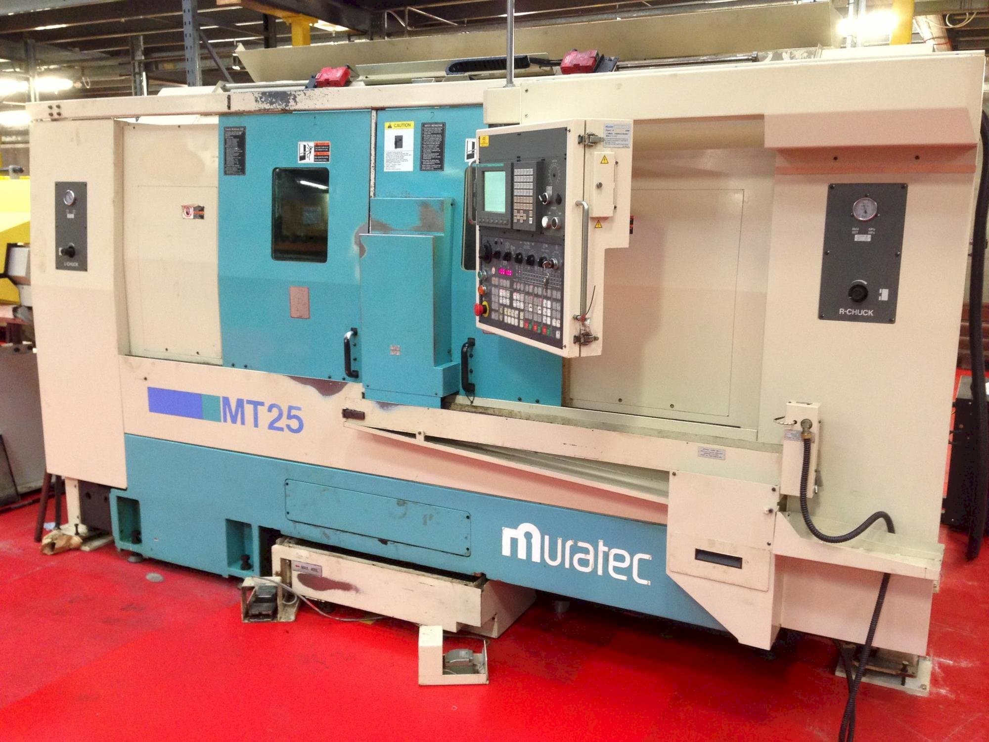 Vista frontal de la máquina Muratec MT 25 MC
