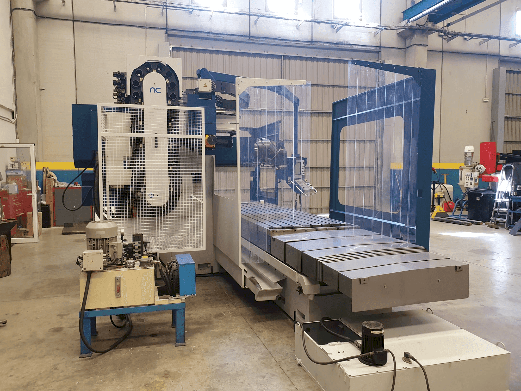 Vista frontal de la máquina Nicolas Correa A30/30