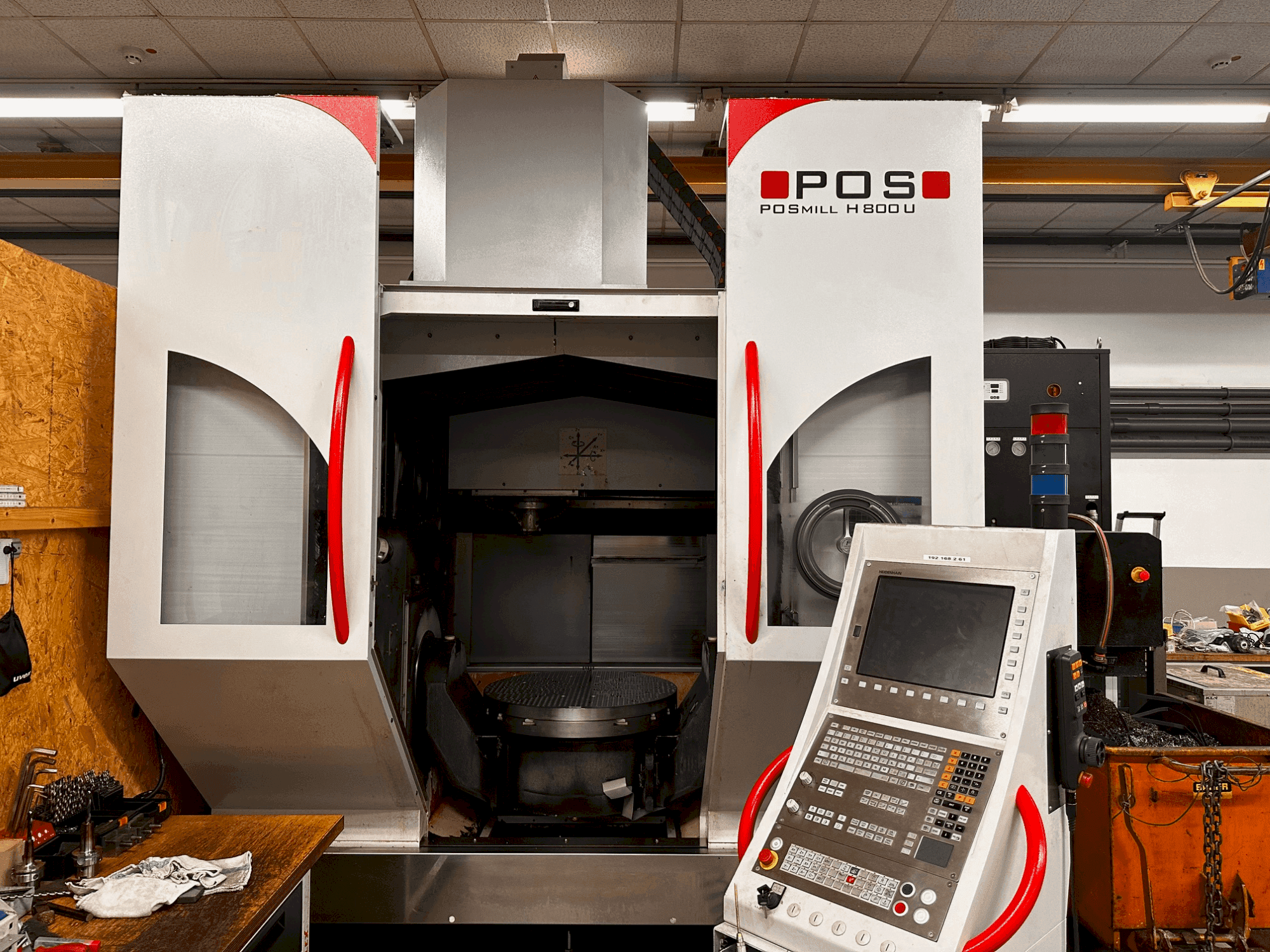 Vista frontal de la máquina POSmill H800U