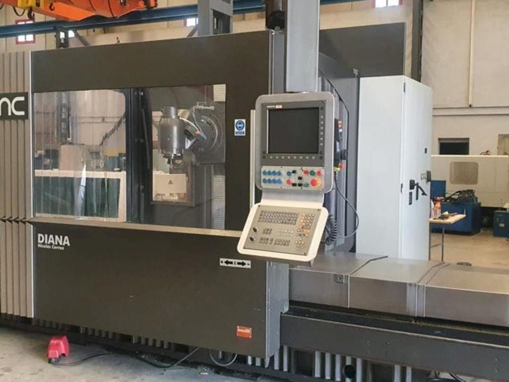 Vista frontal de la máquina Nicolas Correa Prisma 20