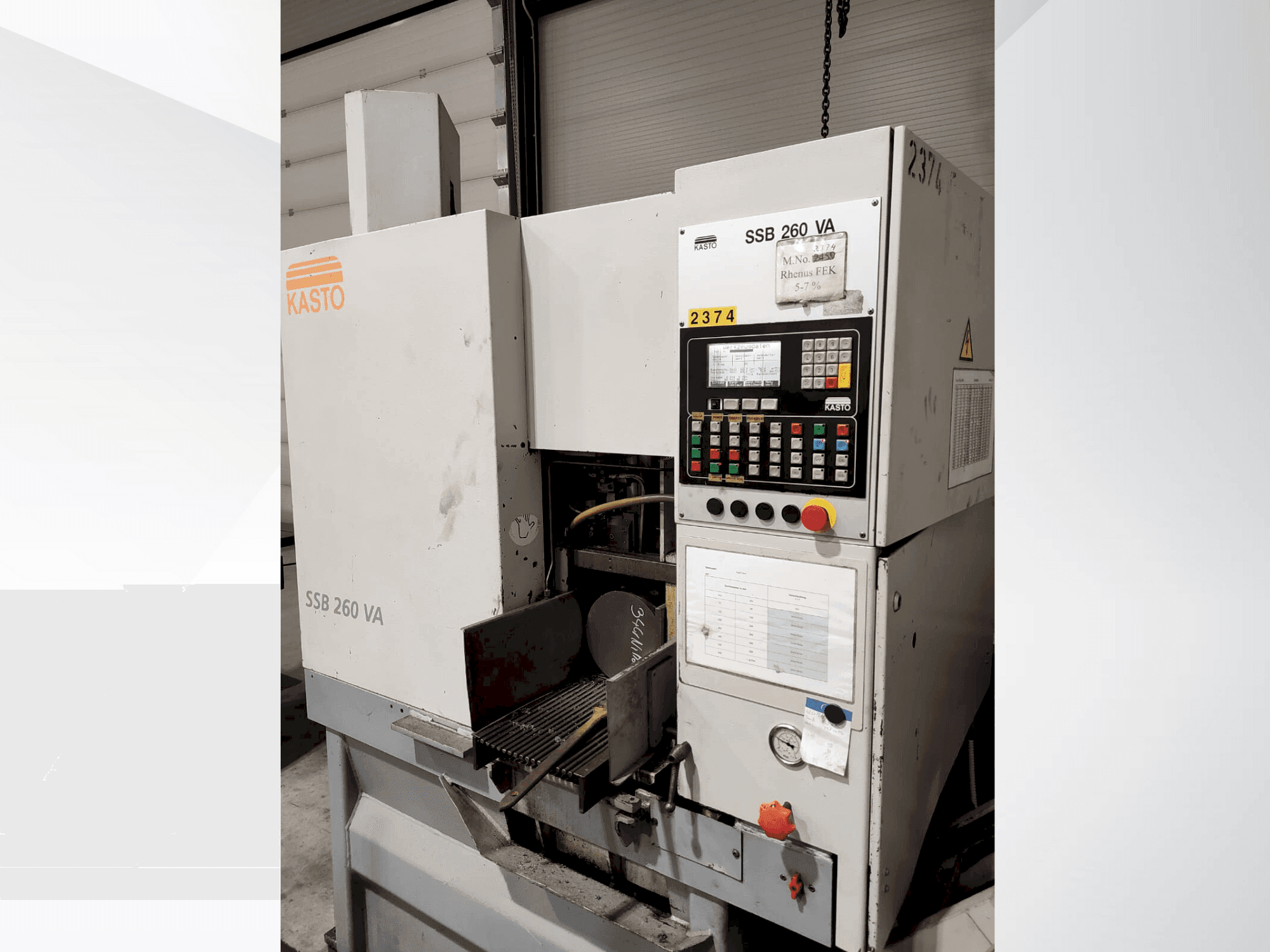 Vista frontal de la máquina KASTO SSB 260 VA