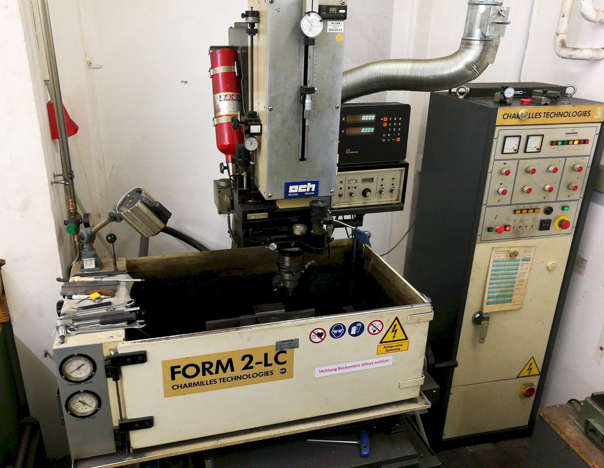 Vista frontal de la máquina CHARMILLES Form 2-LC