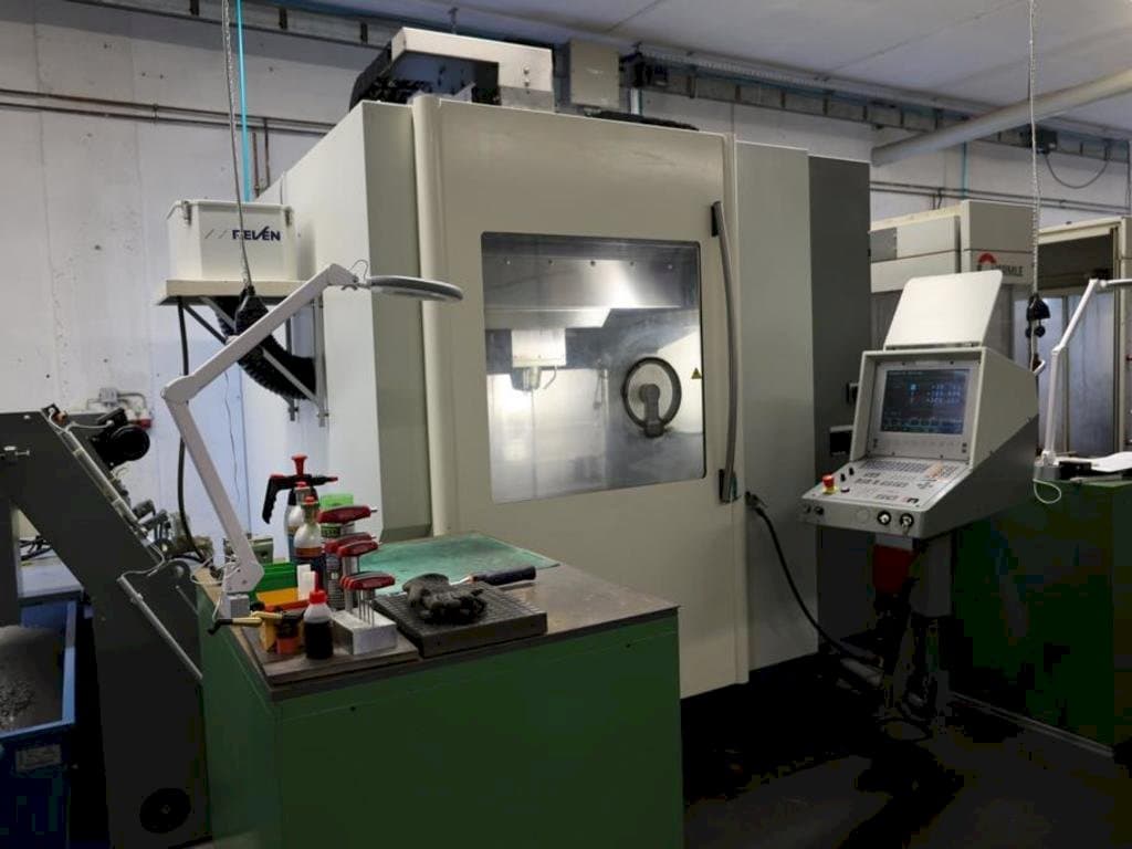 Vista frontal de la máquina DMG DMC65V