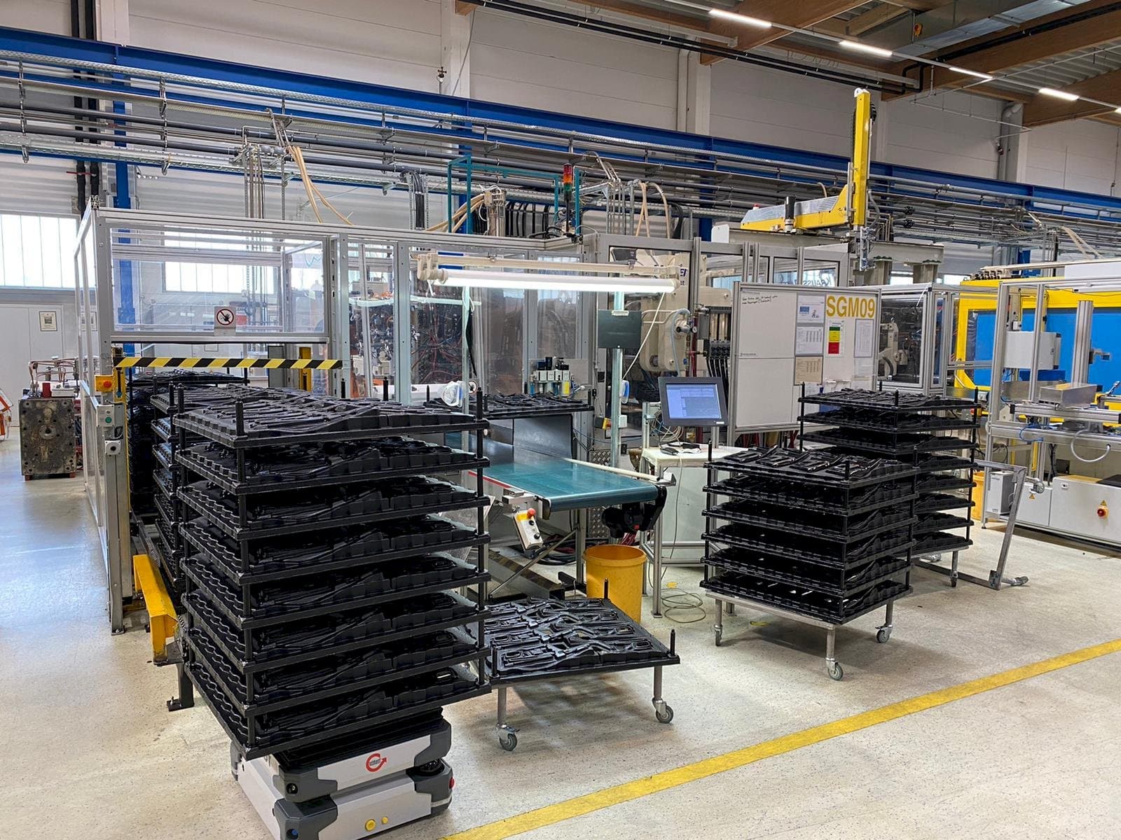 Vista frontal de la máquina Krauss Maffei 650-1900-520 CZ Multinject