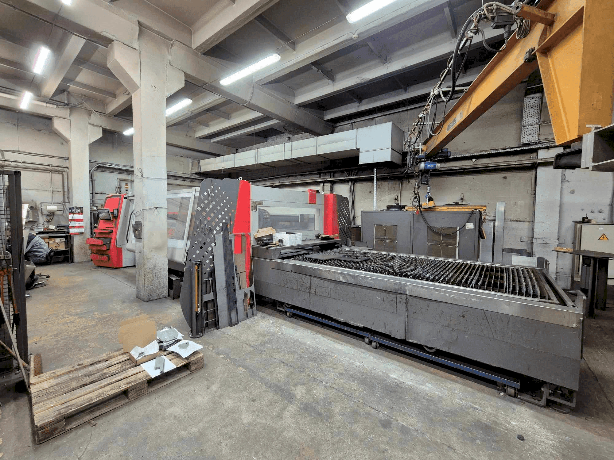 Vista frontal de la máquina Bystronic BYSTRONIC ByAutonom 3015 (2014)