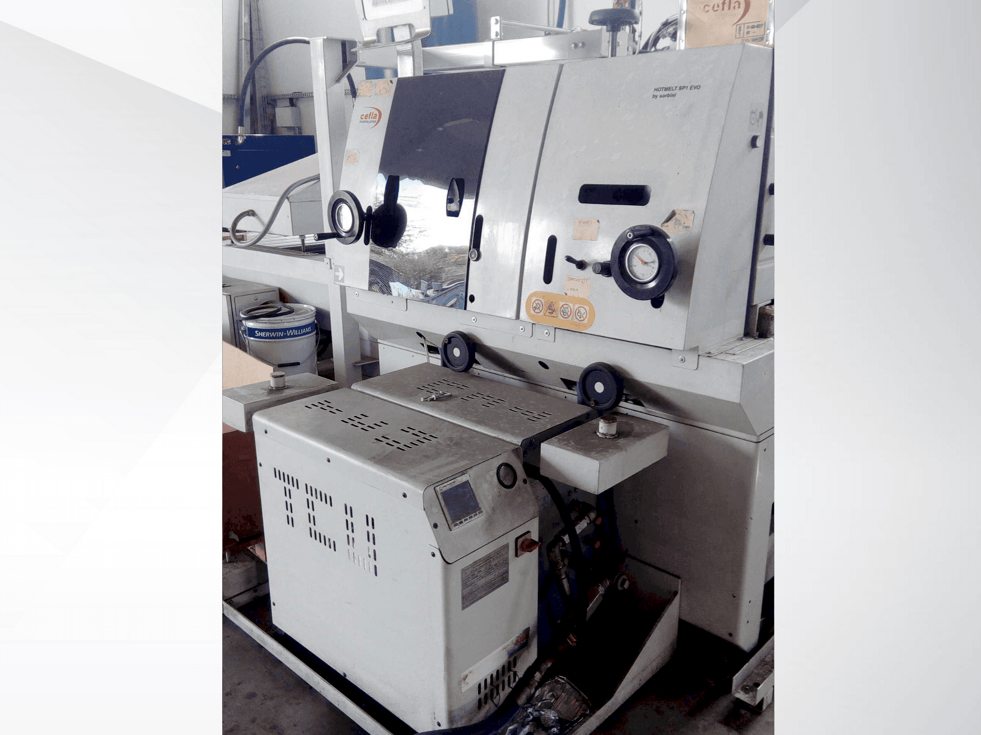 Vista frontal de la máquina CEFLA Hotmelt SP1-EVO