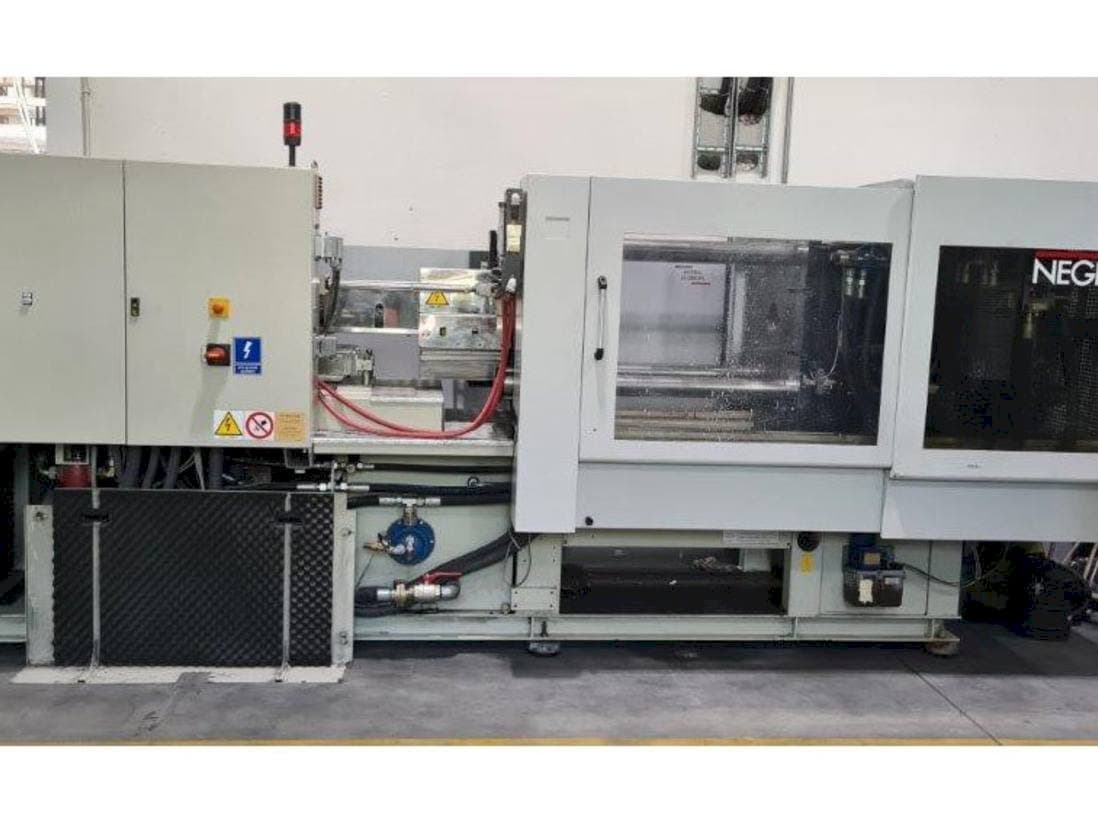 Vista frontal de la máquina Negri Bossi V210