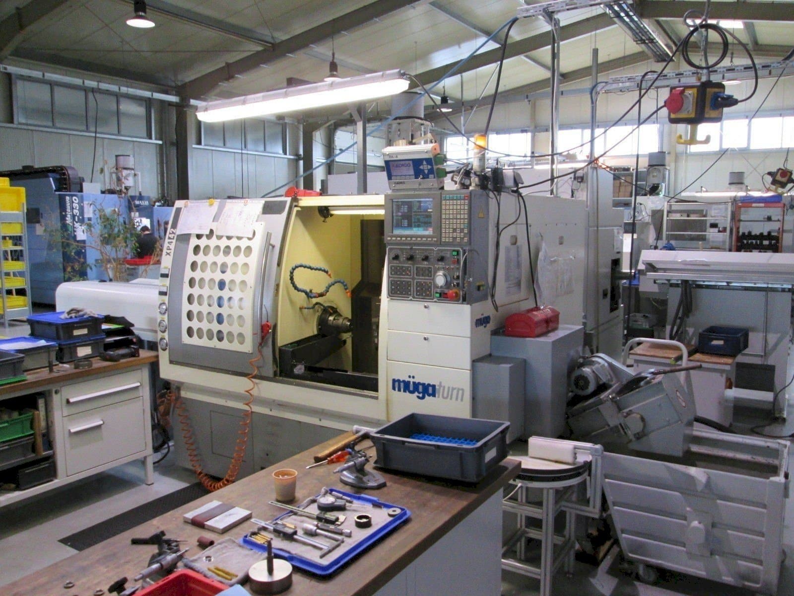 Vista frontal de la máquina Muga XP4 – 42SM