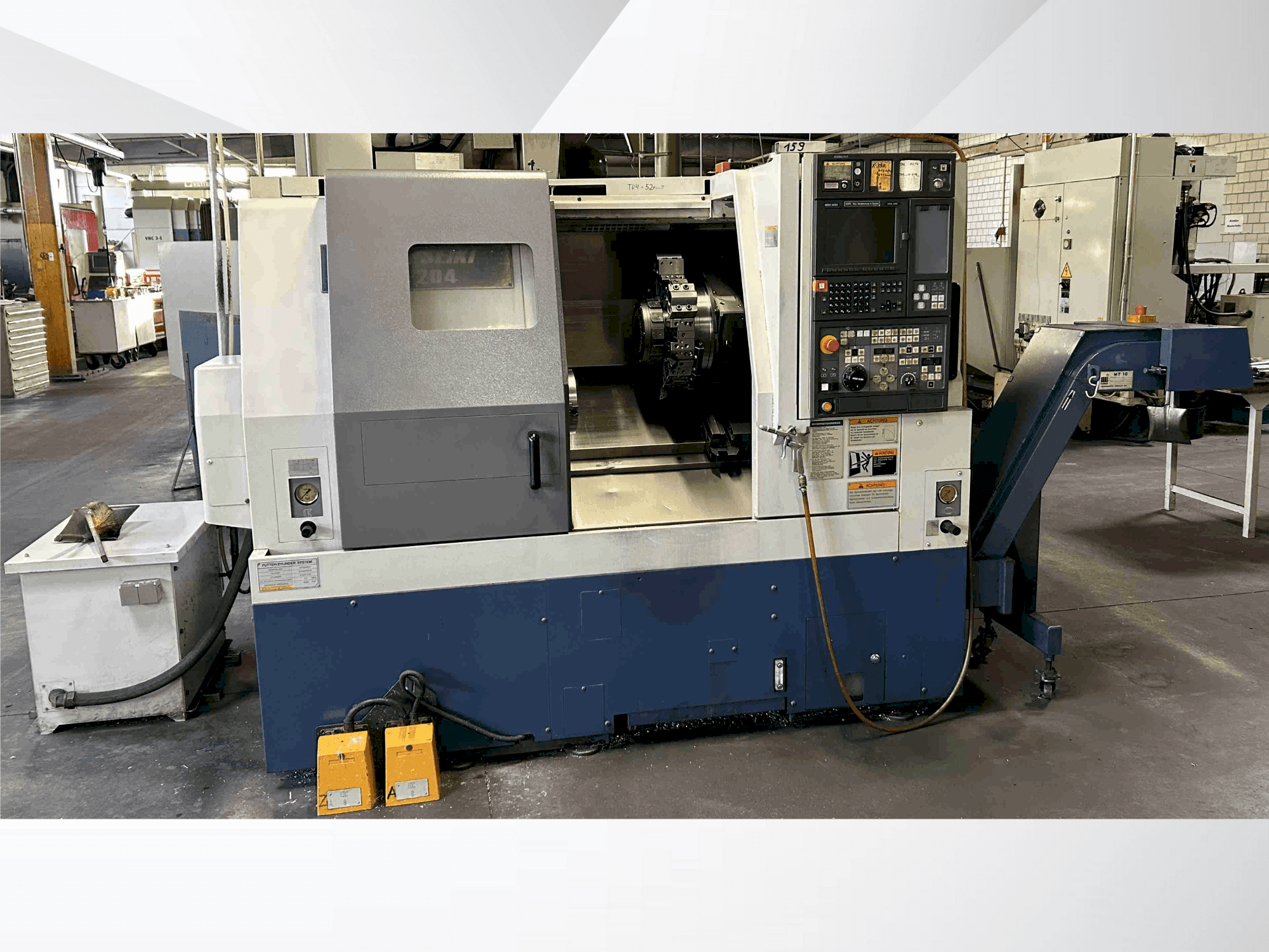 Vista frontal de la máquina MORI SEIKI SL-204 MC