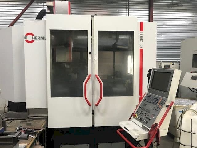 Vista frontal de la máquina HERMLE C 1200 U