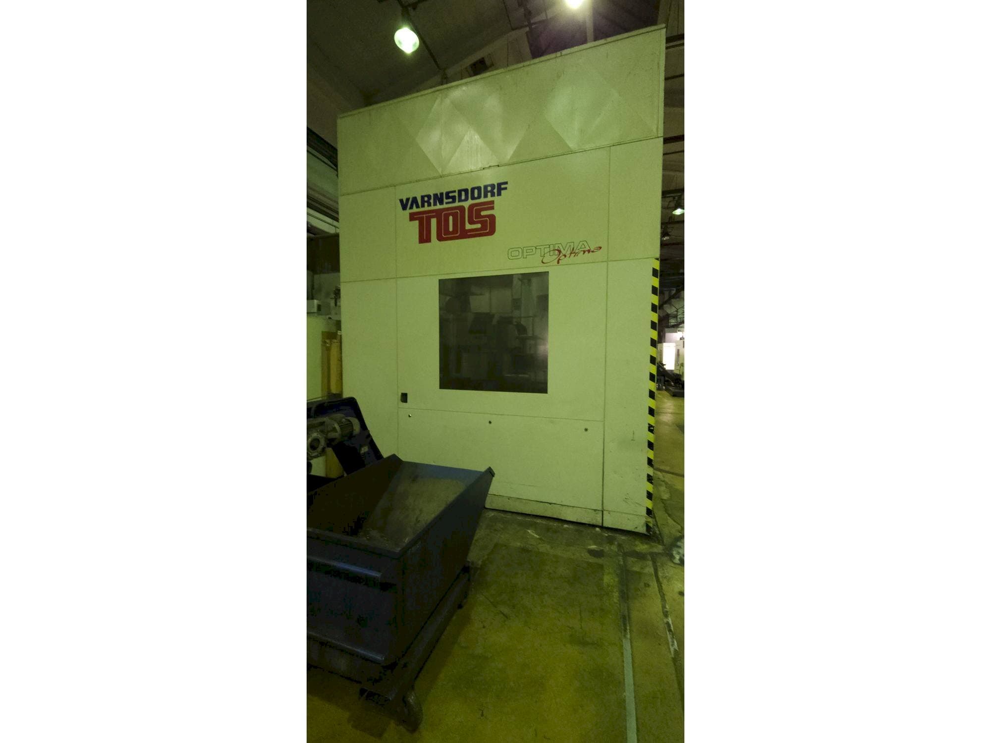 Vista frontal de la máquina TOS Optima