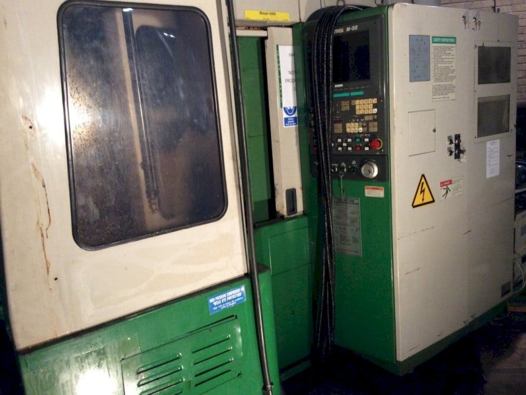 Vista frontal de la máquina Mazak Mazatech H400