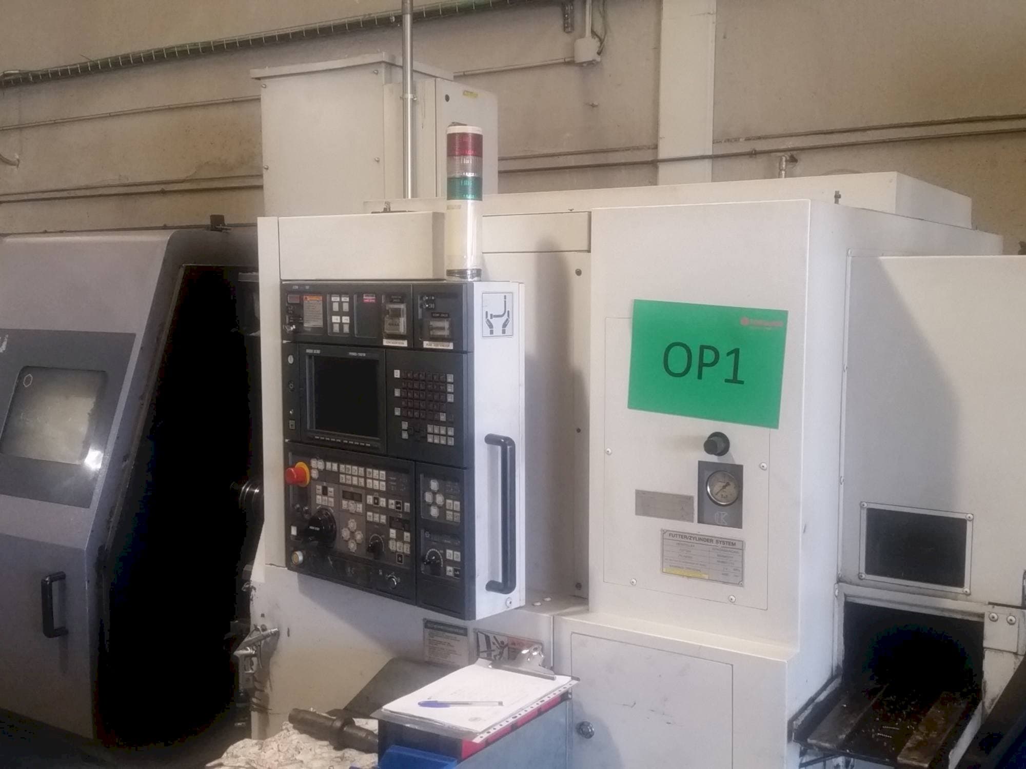Vista frontal de la máquina MORI SEIKI ZL 200 MSC