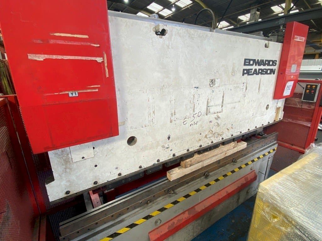 Vista frontal de la máquina EDWARDS PEARSON PR6 100/3100