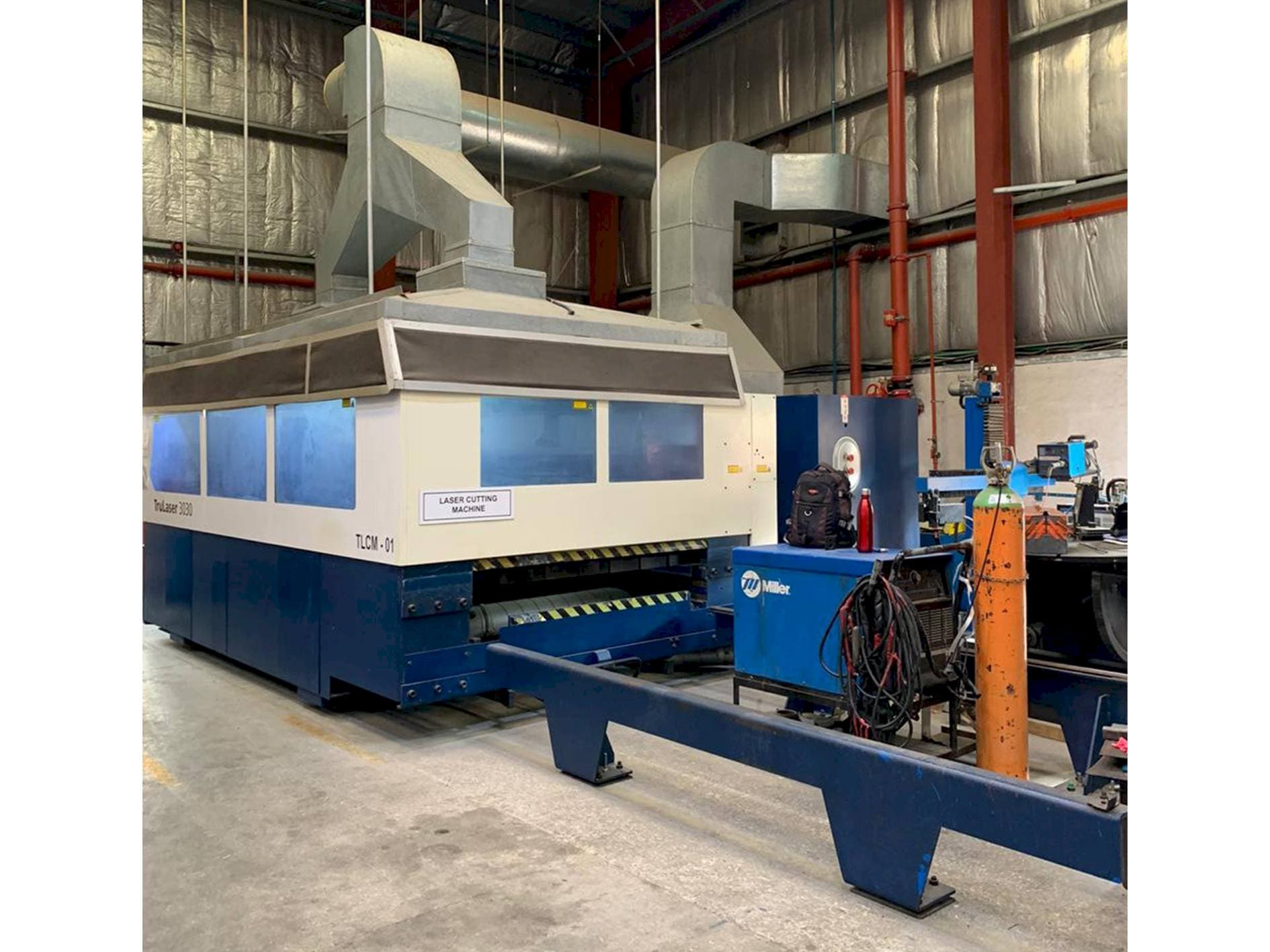 Vista frontal de la máquina Trumpf TruLaser 3030