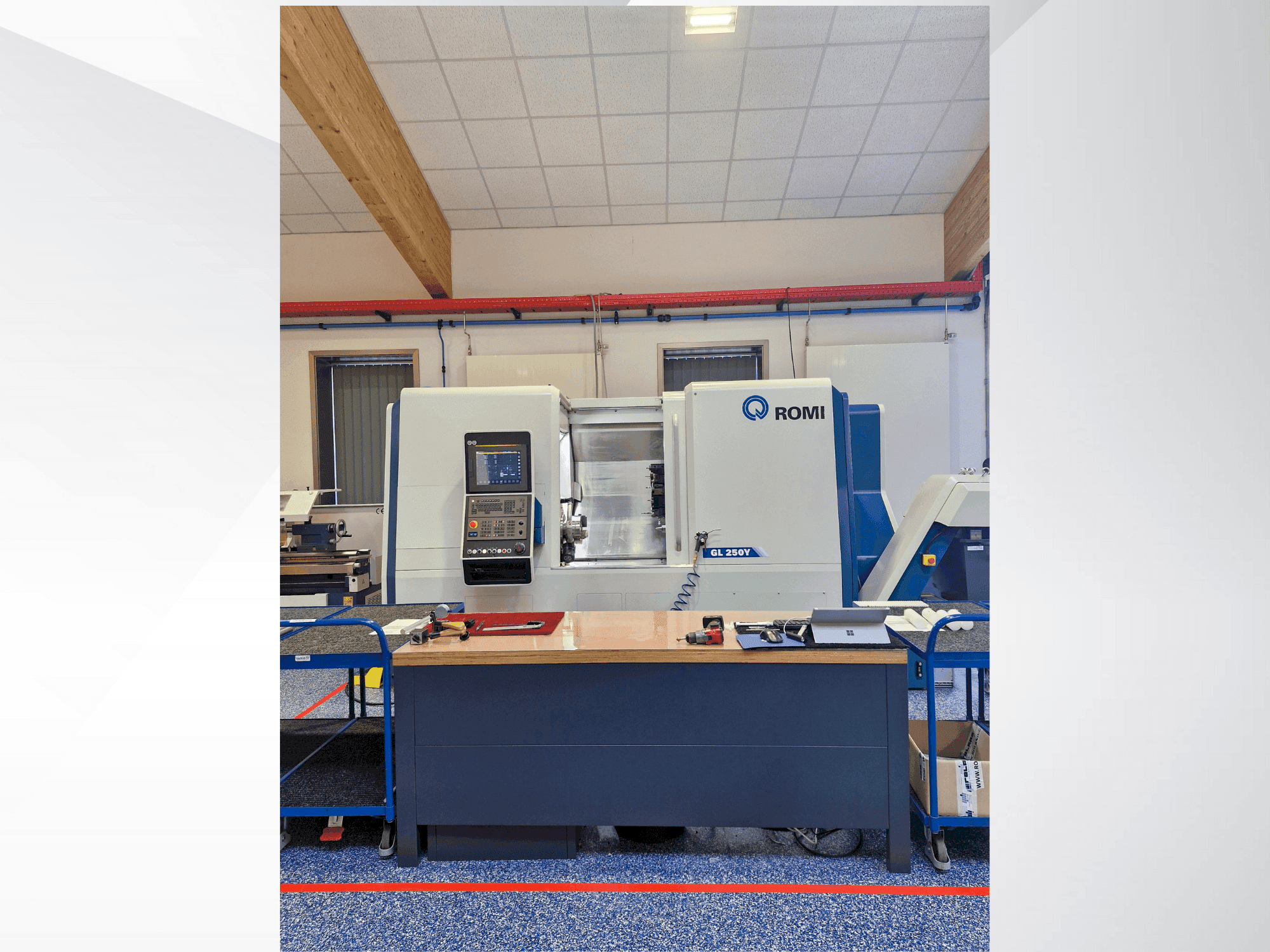 Vista frontal de la máquina Romi GL 250