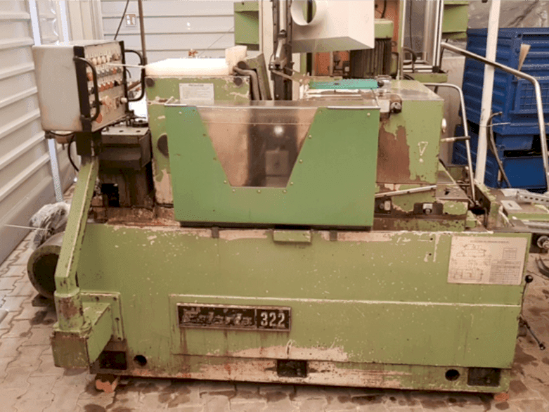 Vista frontal de la máquina Estarta 322