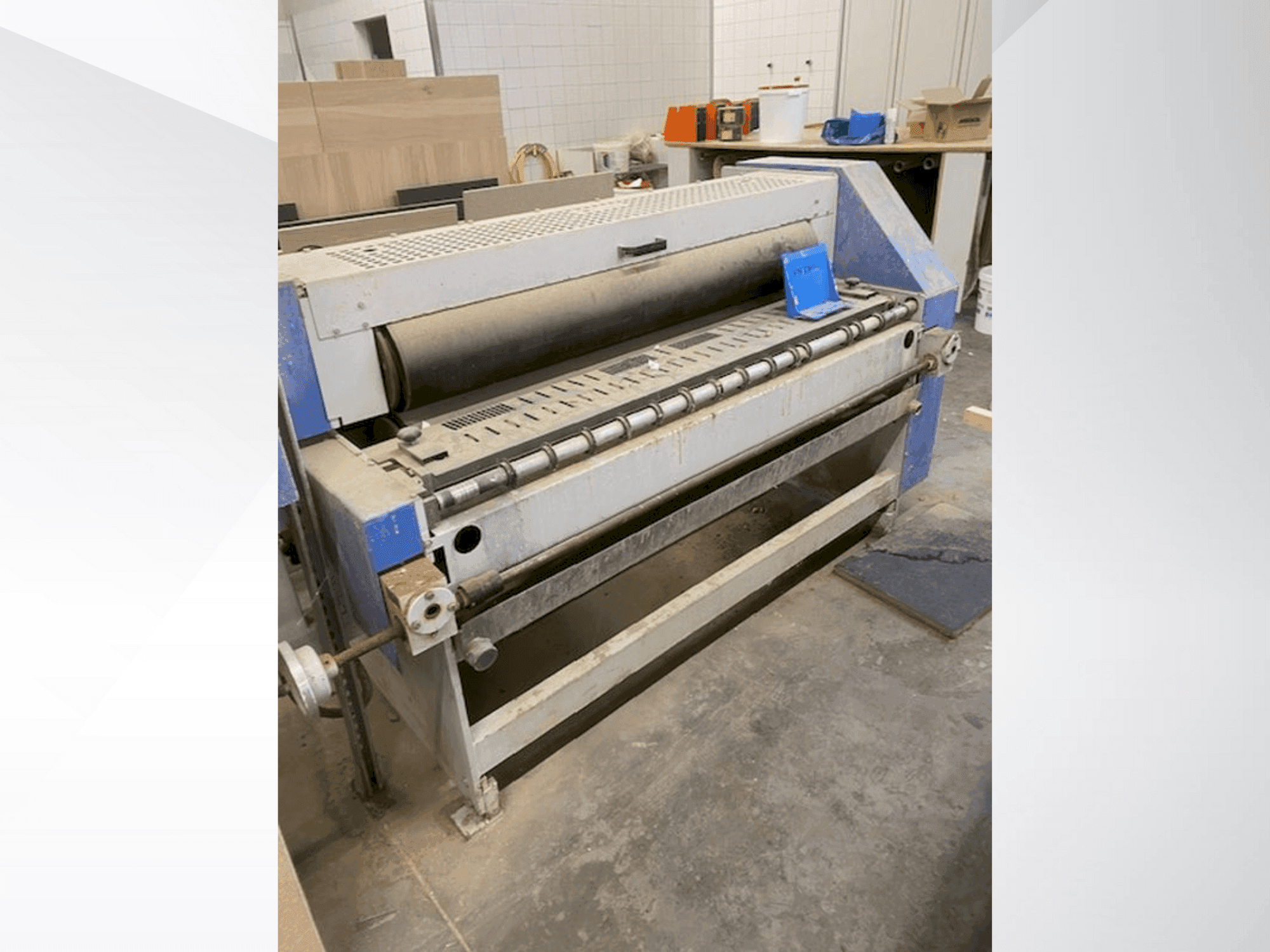 Vista frontal de la máquina HYMMEN TLA